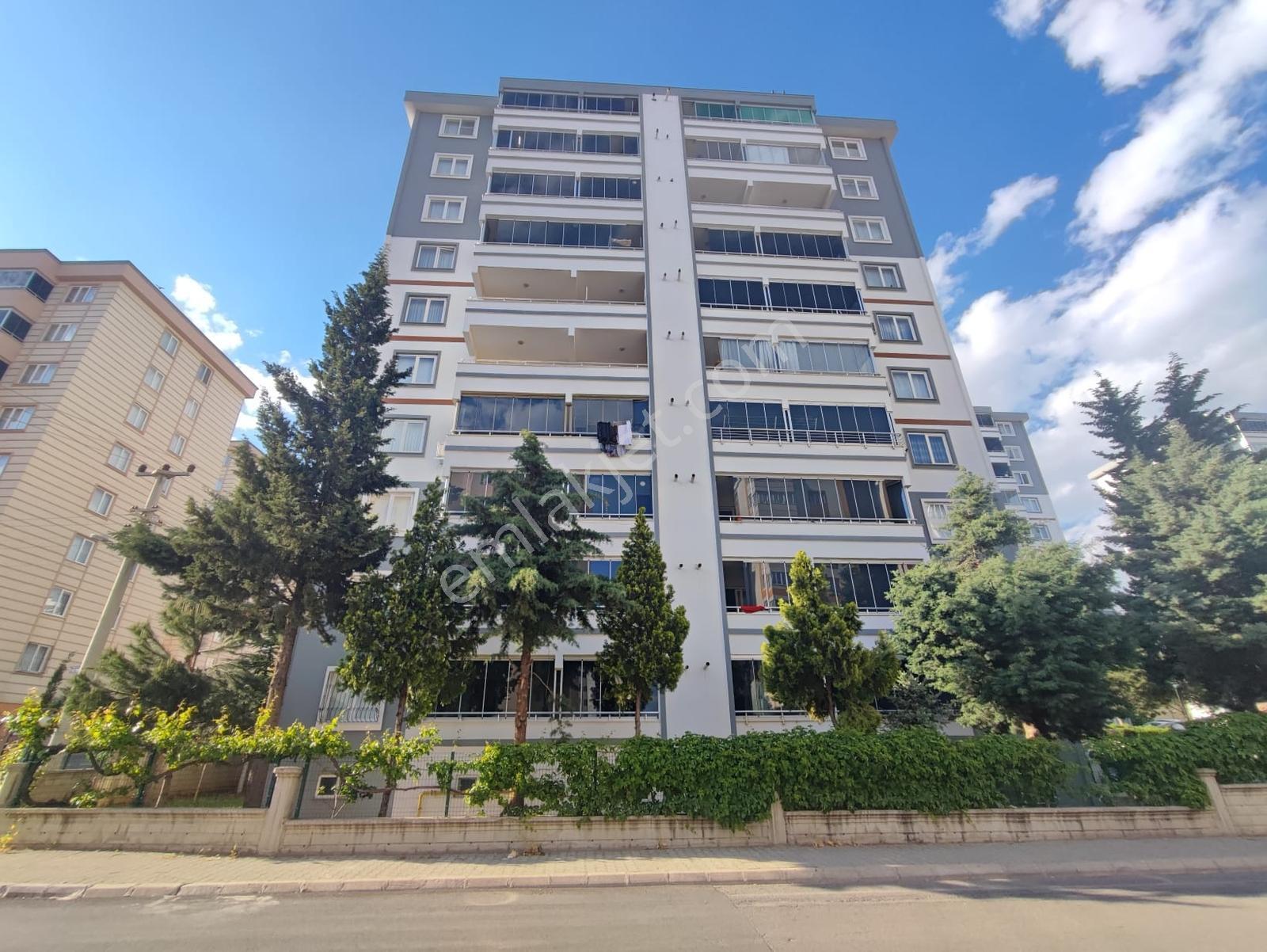 Coldwell Banker'den Hürriyet Mahallesinde Geniş Satılık 4+1 - Görsel 13