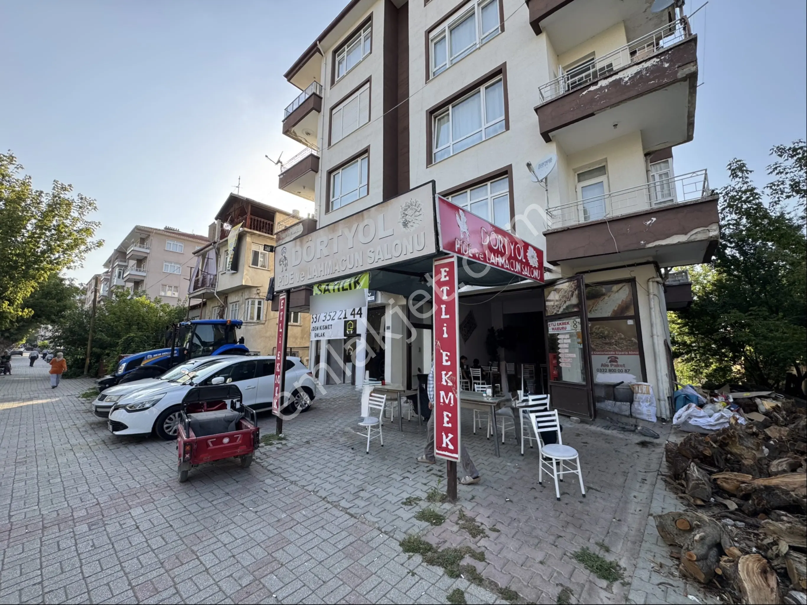 A-k Emlaktan İstasyonda 4 Yol Kavşağında Geniş Satılık Dükkan