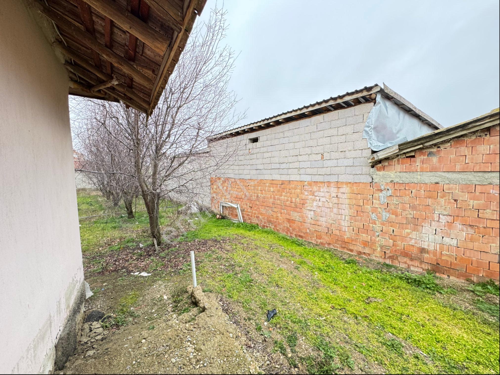 A-k Emlaktan Karabulutta Toplam 1885 M2 3 Parça Arsa Ve Ev - Görsel 13