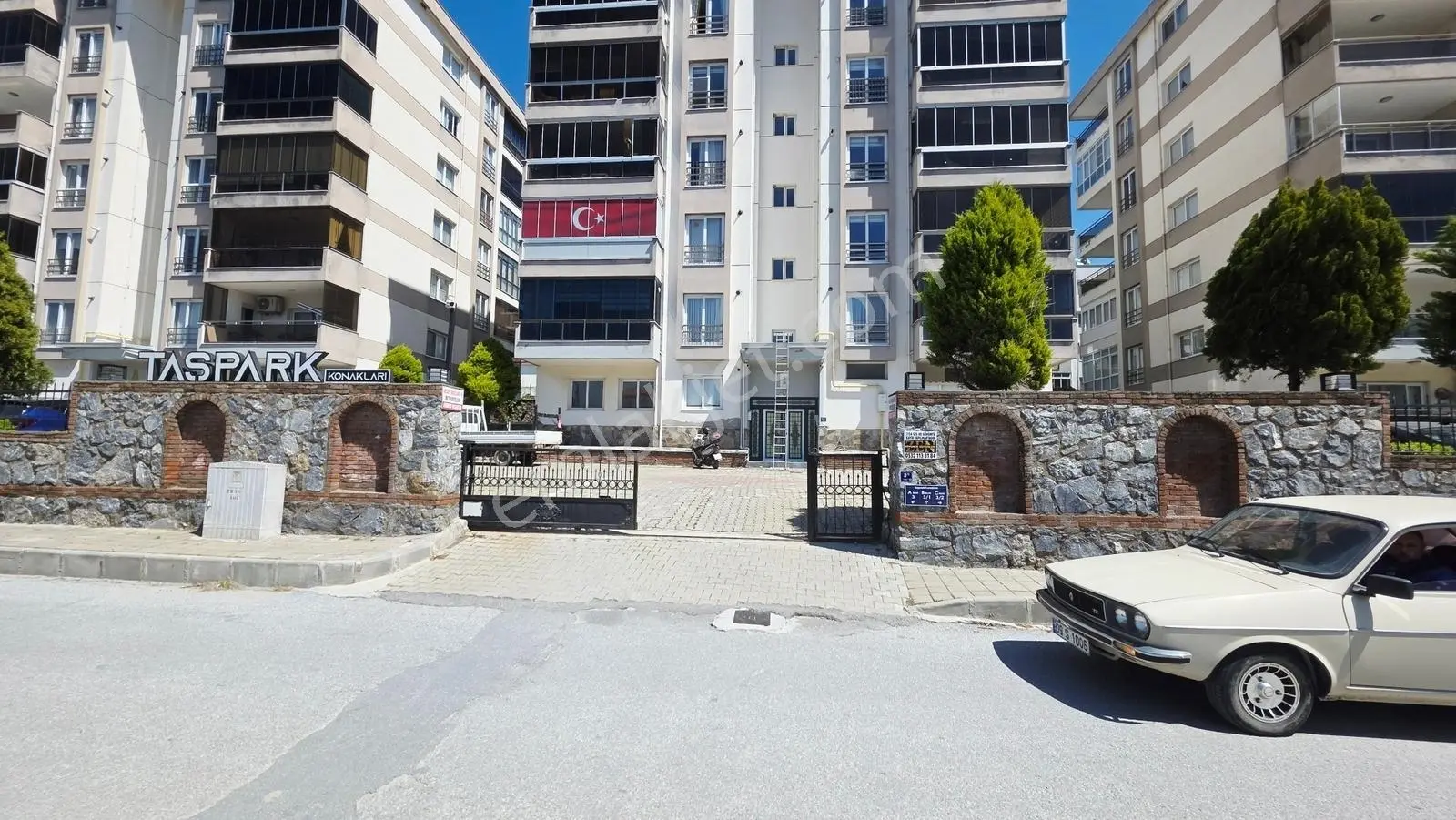Söke Yenikent Mah. Taşpark Konaklarında 160 M² 3+1 Daire - Görsel 2