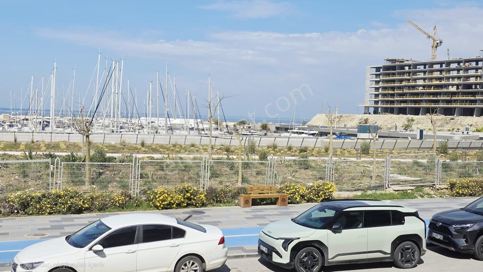 Kuşadası Marina Karşısı | Deniz Manzaralı 190 M² Geniş Daire