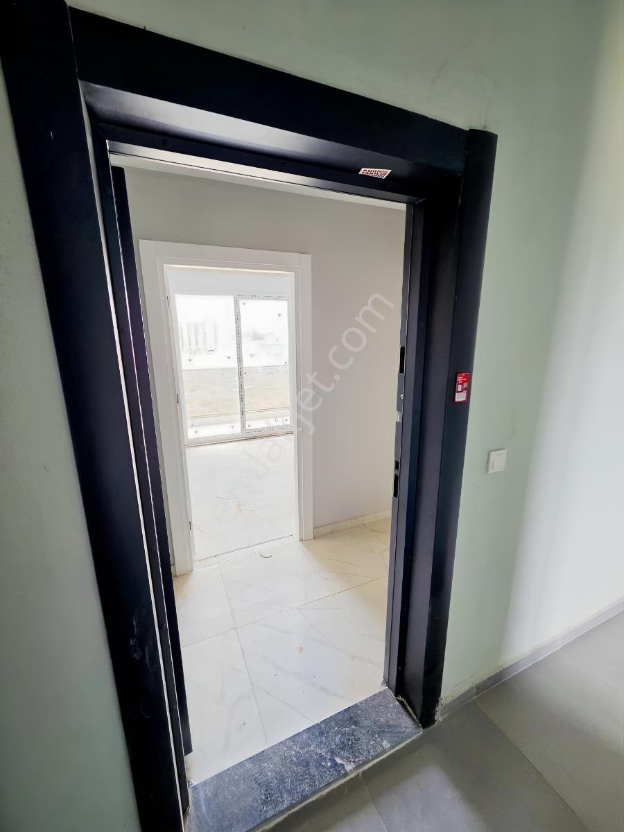 Varsak Karşıyakada Havuzlu Site İçinde 1+1 Satılık Daire - Görsel 8