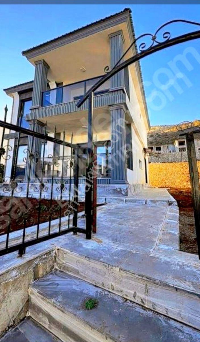 (ema) Dan, Hazar Gölü Manzaralı, 4+1 Site De, Sıfır Villa - Görsel 5