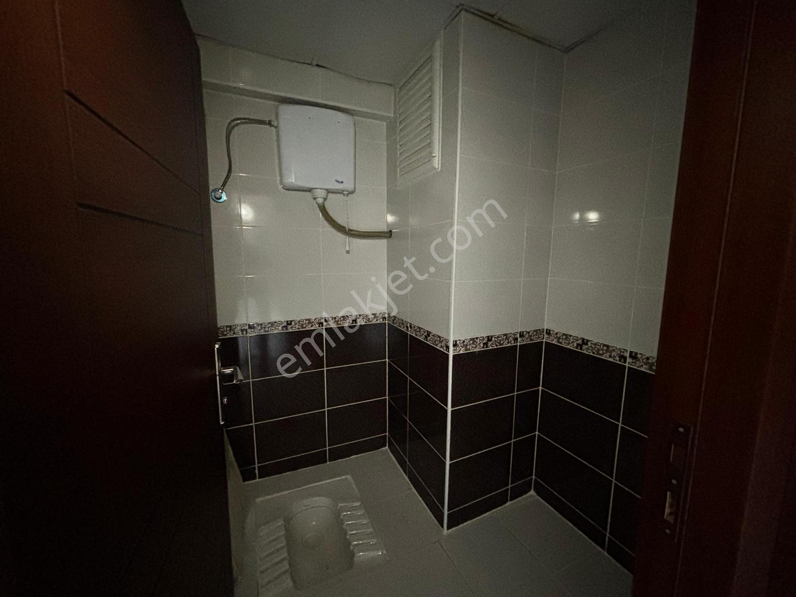 Cadde Üstü Site İçinde Ayça'dan Kiralık 3+1 Geniş Daire - Görsel 19