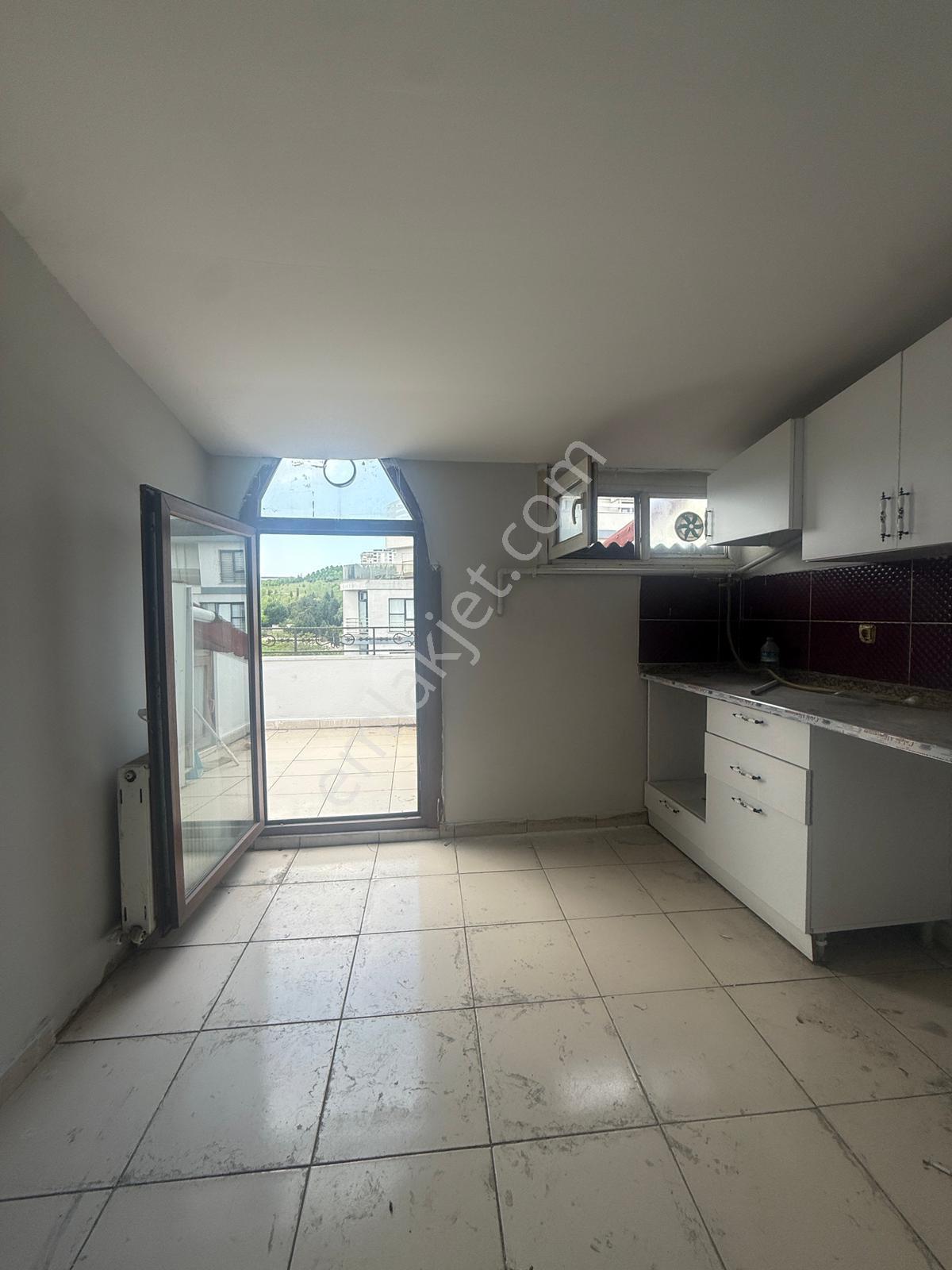 Hürriyet Mah 3+1 Teras Ful Manzaralı Kiralık 17.000 Tl - Görsel 14