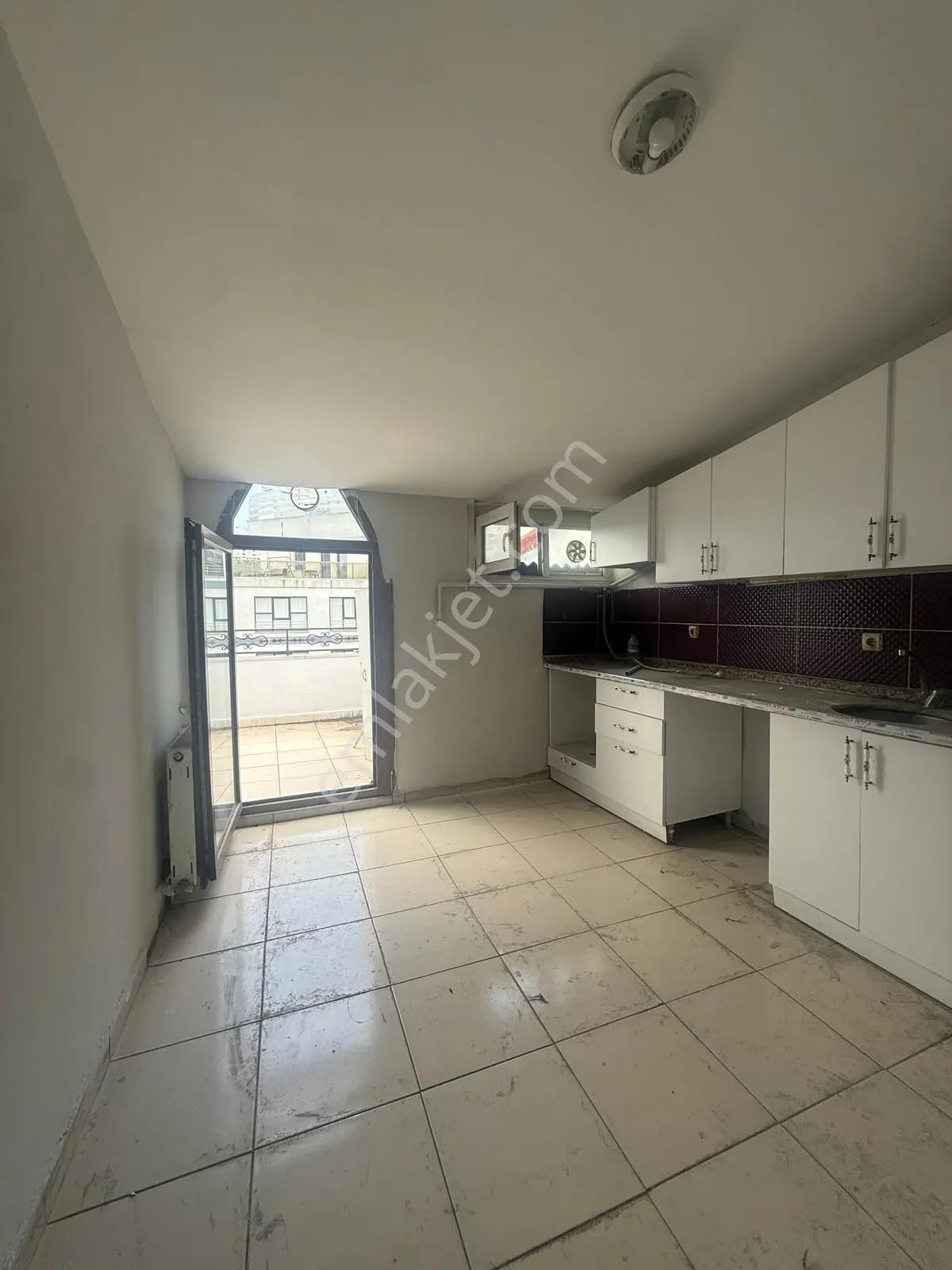 Hürriyet Mah 3+1 Teras Ful Manzaralı Kiralık 17.000 Tl - Görsel 3