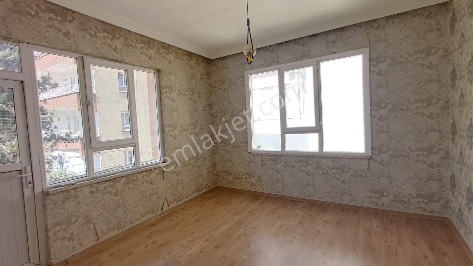 Güzel Emlak Tan Merkezi Konumda Kiralık - Görsel 18