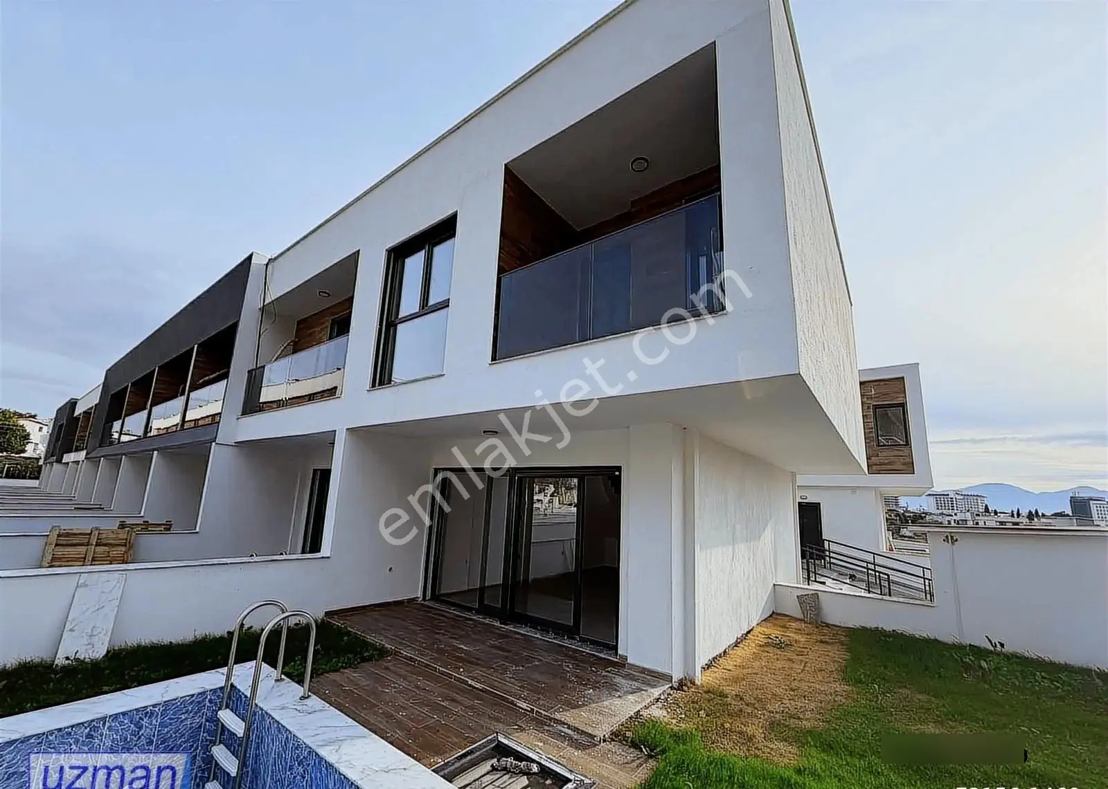 Özel Havuzlu 2+1 Güvenlikli Site İçi Sıfır Villa - Görsel 3