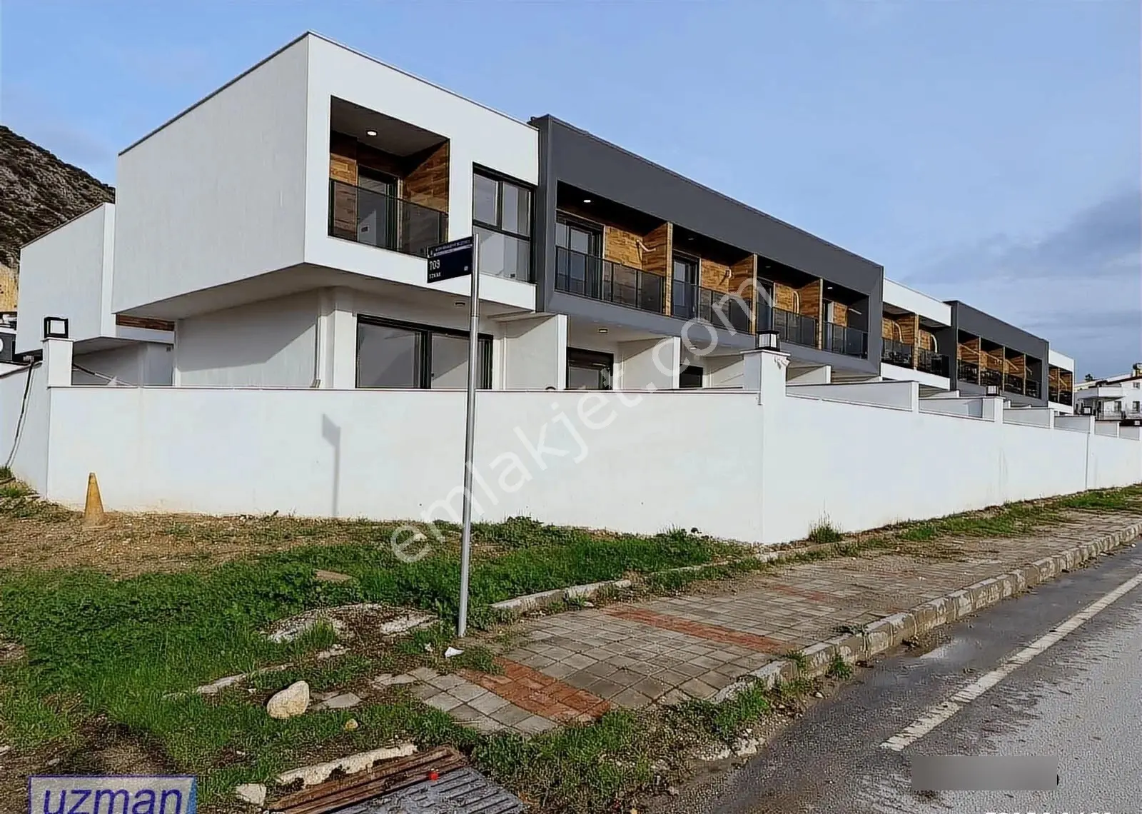 Özel Havuzlu 2+1 Güvenlikli Site İçi Sıfır Villa - Görsel 2