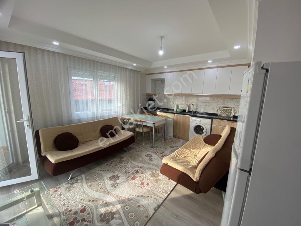 Şehir Merkezinde, Yeni Binada Eşyalı 1+1 Fırsatı - Görsel 4