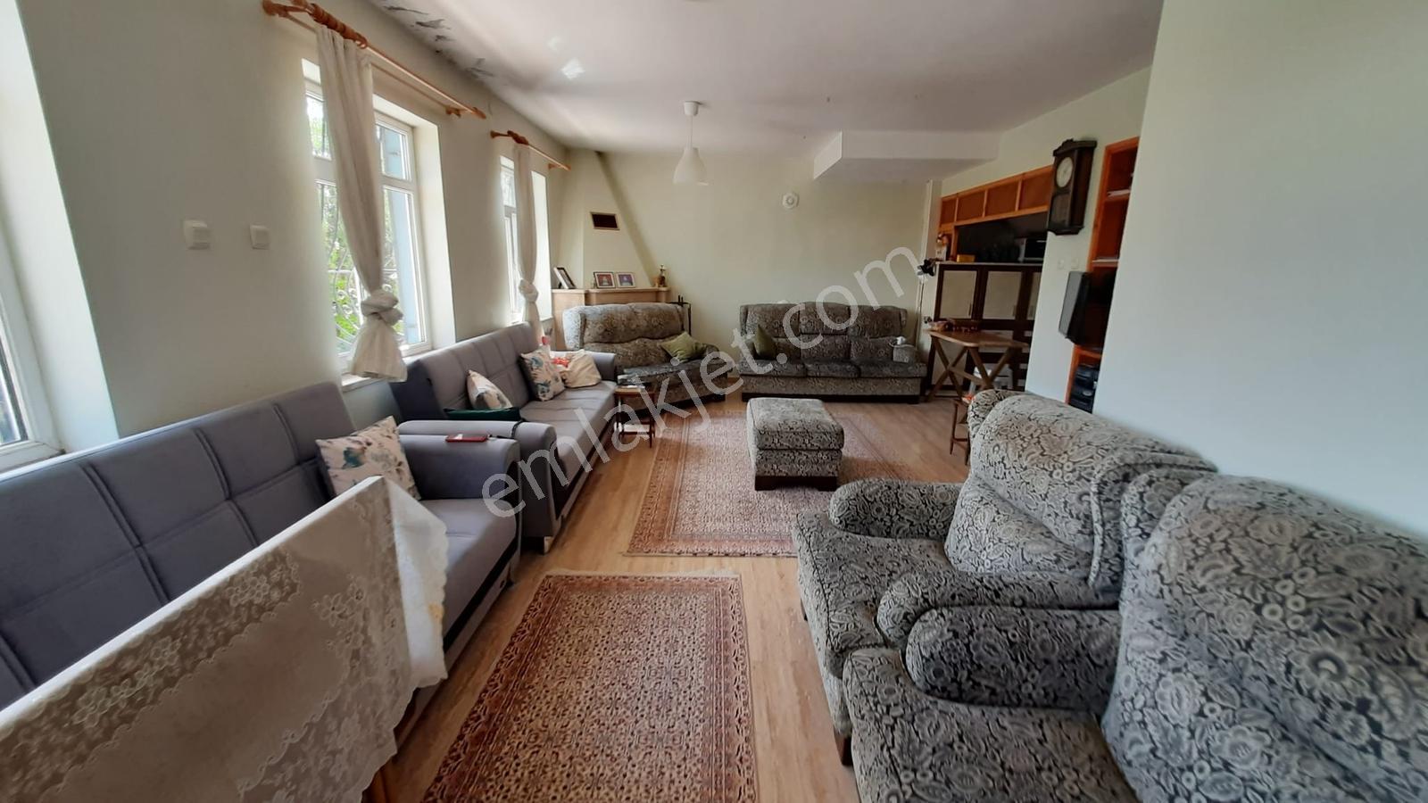 *nova* Beşik'te Asfalt Yola Sıfır, İmarlı, Havuzlu Bahçeli Villa - Görsel 34