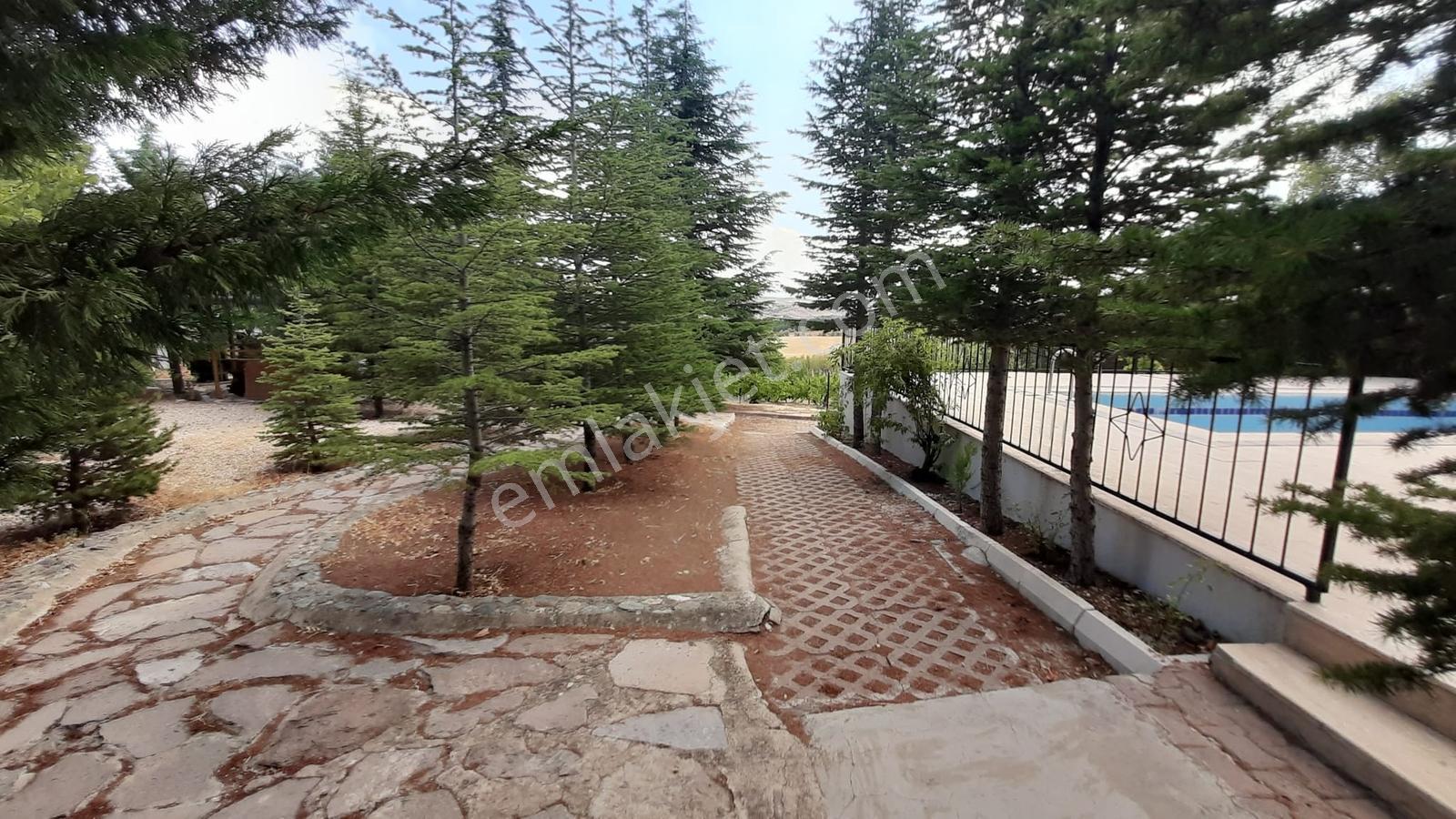 *nova* Beşik'te Asfalt Yola Sıfır, İmarlı, Havuzlu Bahçeli Villa - Görsel 11