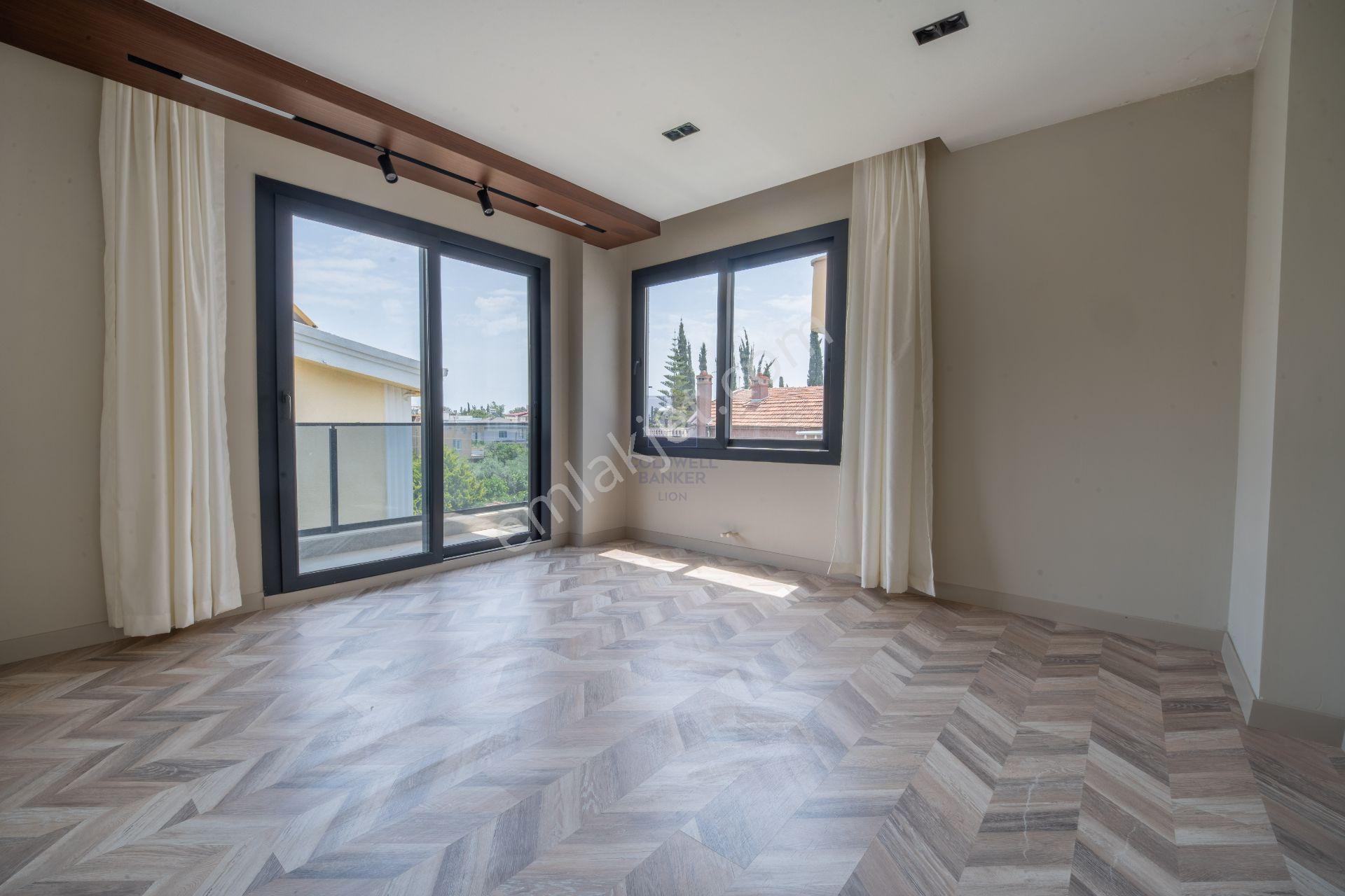 Kargıpınarı’nda Kumsal Plaja Yürüyüş Mesafesi 3+1 Lüks Tripleks Villa - Görsel 9