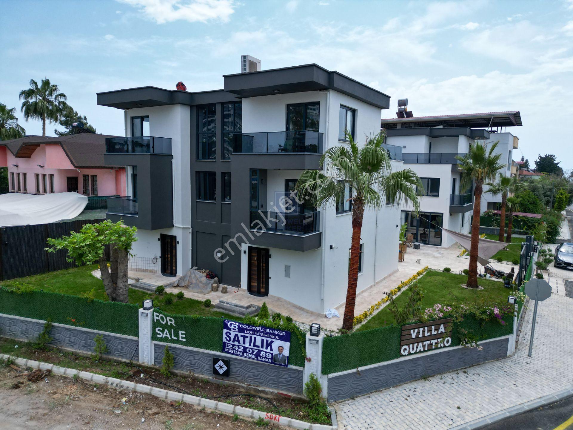 Kargıpınarı’nda Kumsal Plaja Yürüyüş Mesafesi 3+1 Lüks Tripleks Villa