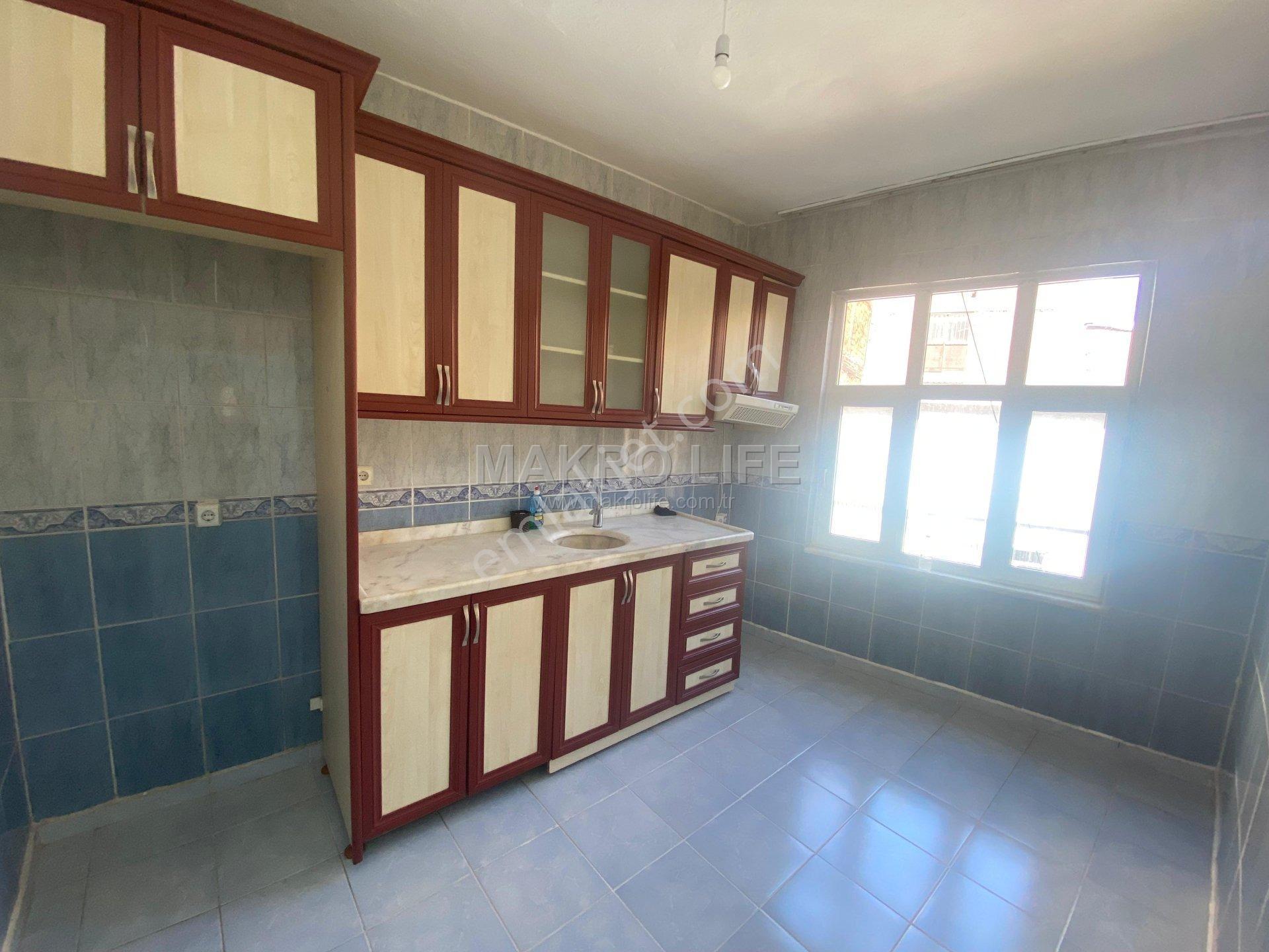 İskan Evlerinde Satılık 3 Katlı Bina - Görsel 18