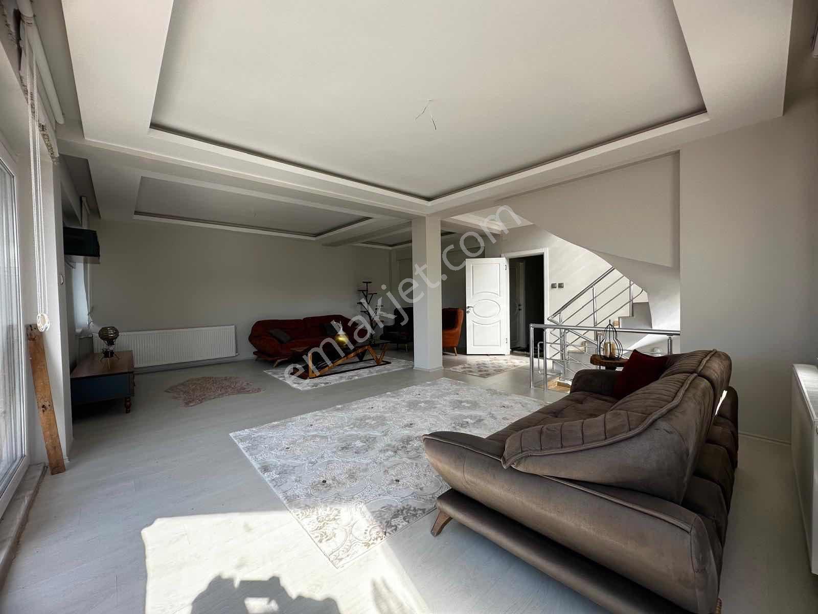Mudanya Güzelyalıda Satılık 4+1 Tribleks Villa - Görsel 19