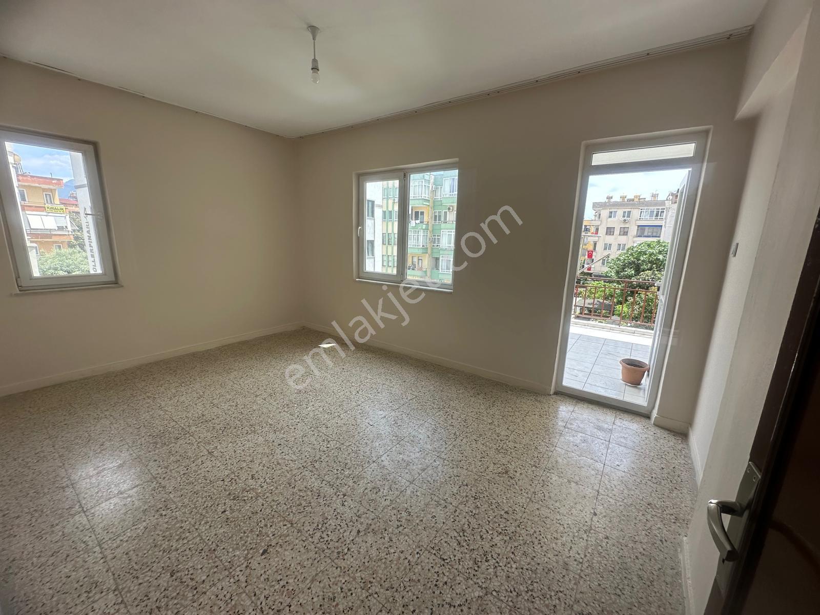 Alanya Güllerpınarı Mah.çimen Otel Sokağı Kiralık 2+1 Daire - Görsel 2