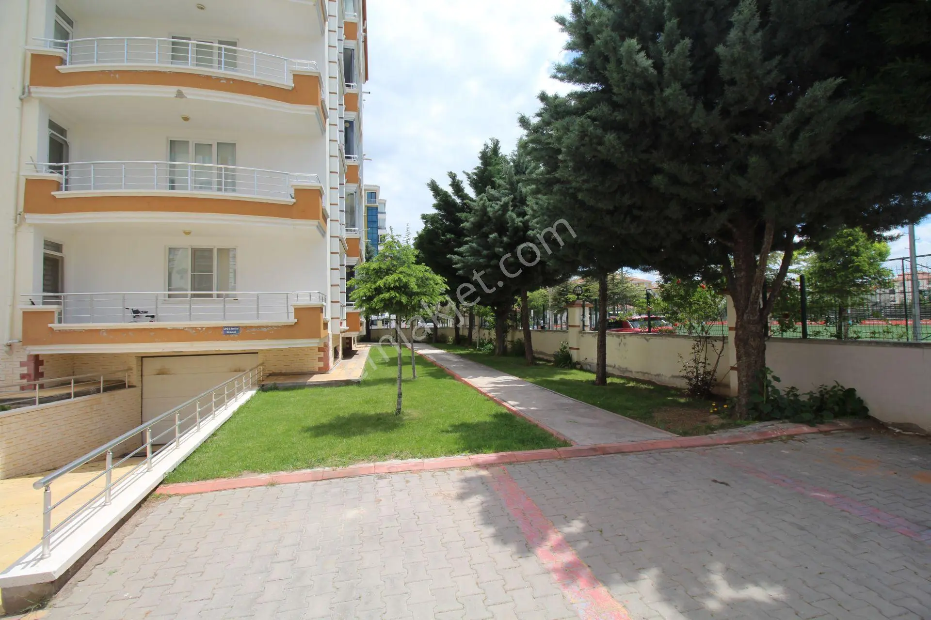 Aksaray Nakkaşda Site İçinde Parka Cephe Satılık 2+1 Geniş Daire - Görsel 3