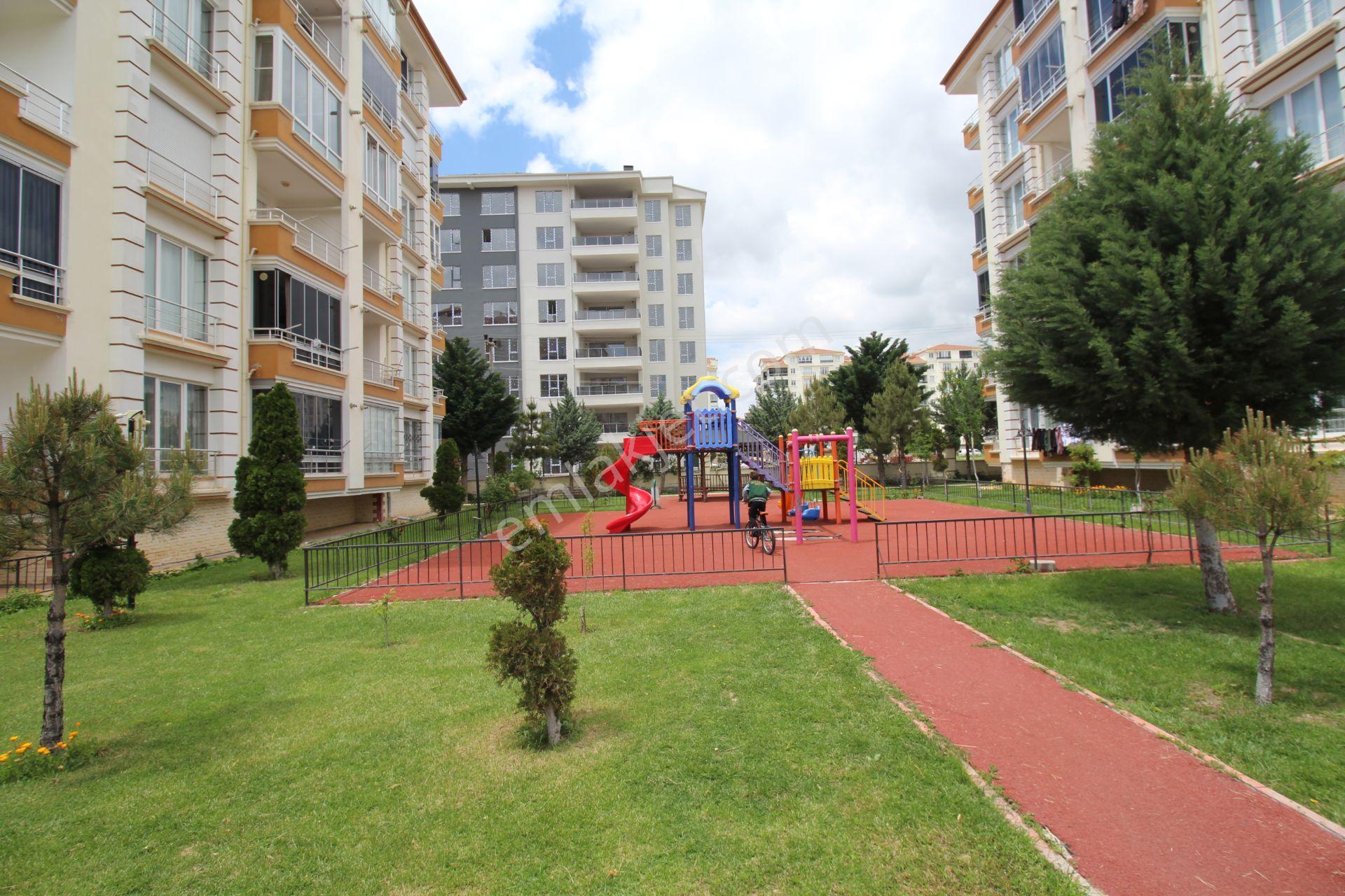 Aksaray Nakkaşda Site İçinde Parka Cephe Satılık 2+1 Geniş Daire - Görsel 7