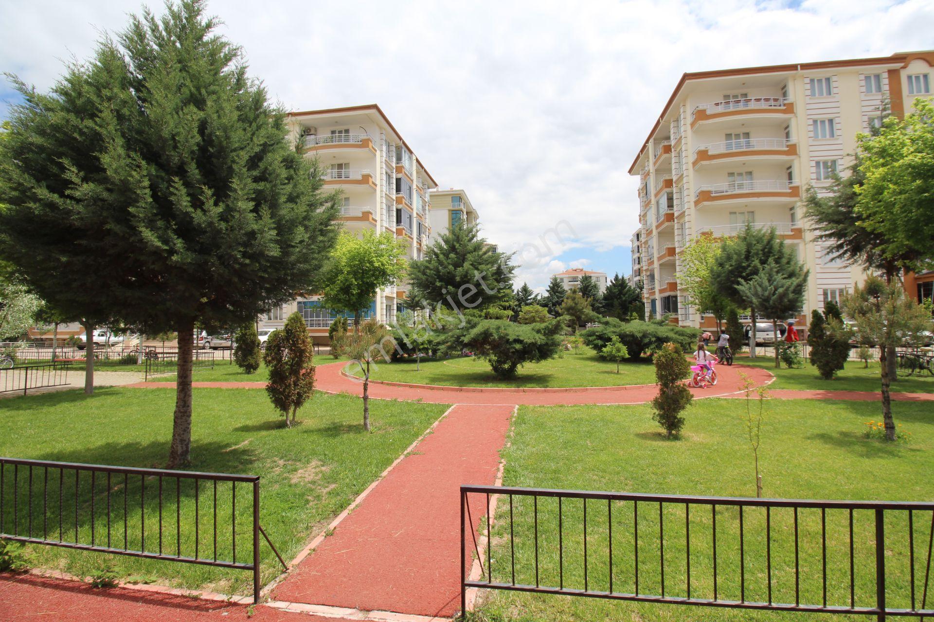 Aksaray Nakkaşda Site İçinde Parka Cephe Satılık 2+1 Geniş Daire - Görsel 8