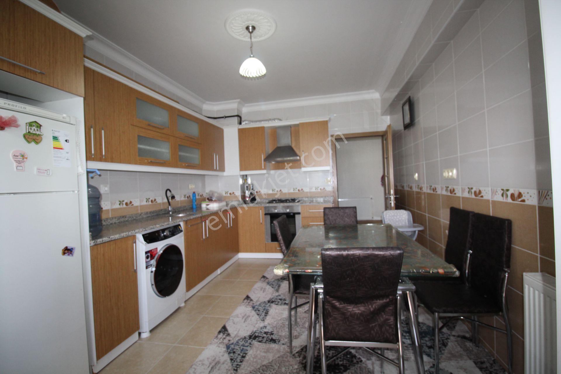 Aksaray Nakkaşda Site İçinde Parka Cephe Satılık 2+1 Geniş Daire - Görsel 15
