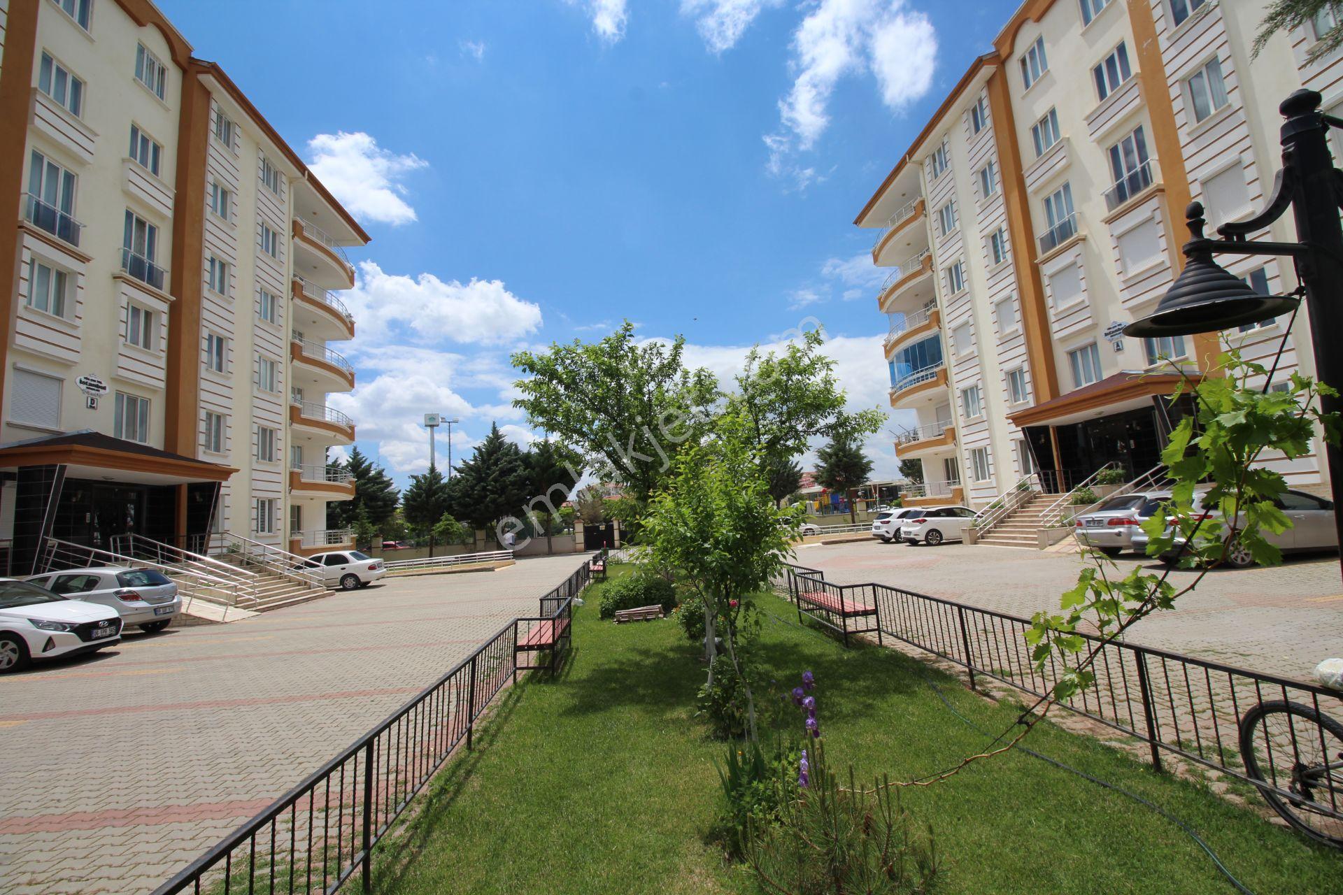 Aksaray Nakkaşda Site İçinde Parka Cephe Satılık 2+1 Geniş Daire - Görsel 9