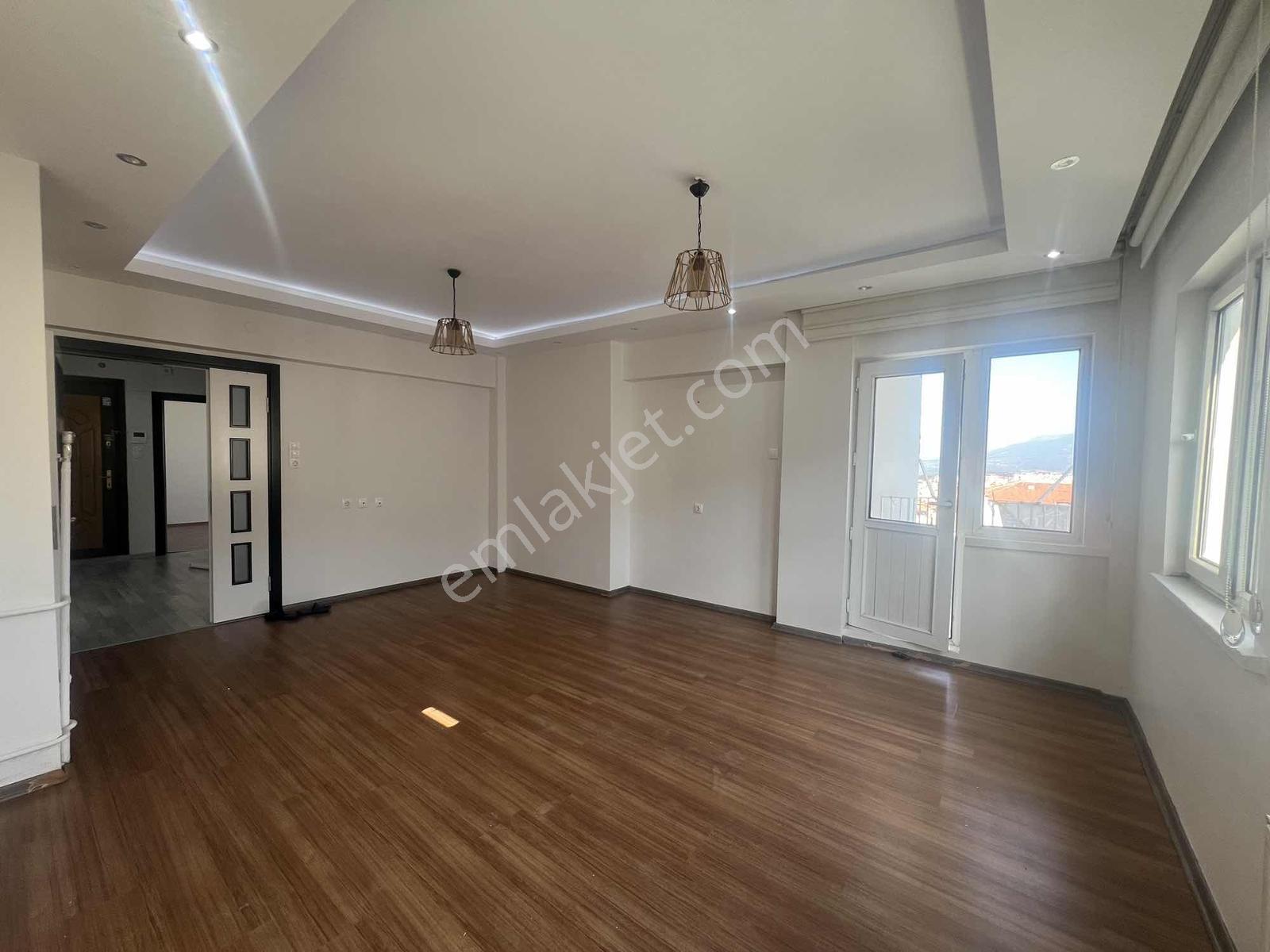 Şehzade'den Yenişehir'de 3+1 Kullanışlı Kiralık Daire - Görsel 25