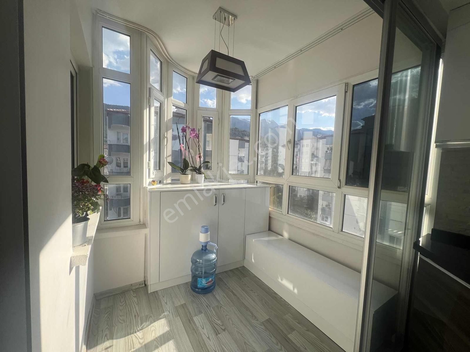 Şehzade'den Yenişehir'de 3+1 Kullanışlı Kiralık Daire - Görsel 16
