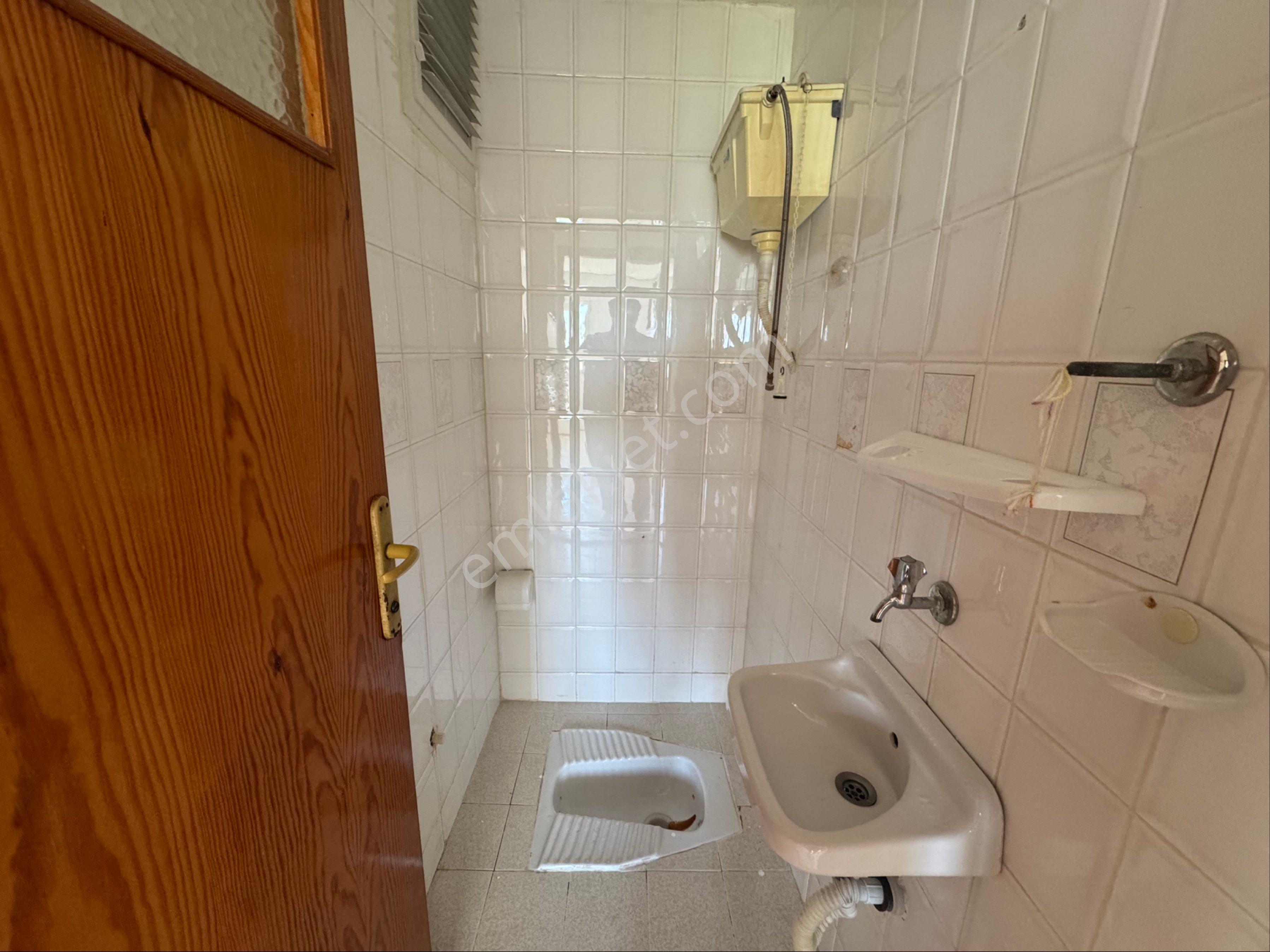 Kuşadası’nda Kısmi Deniz Manzaralı Ara Kat 3+1 Daire - Görsel 15