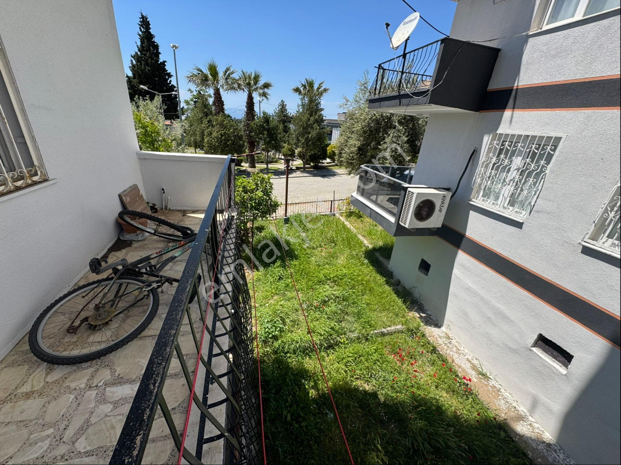 Kuşadası’nda Kısmi Deniz Manzaralı Ara Kat 3+1 Daire - Görsel 18