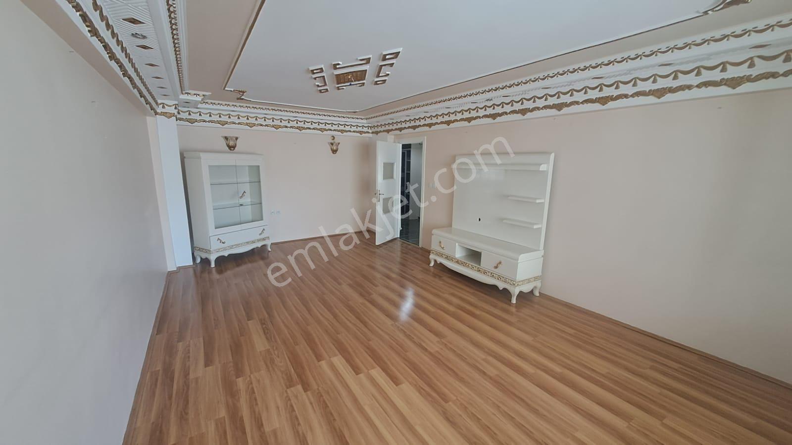 Yakacık'ta Satılık 5+2 Dublex Çift Mutfak Masrafsız Daire - Görsel 34