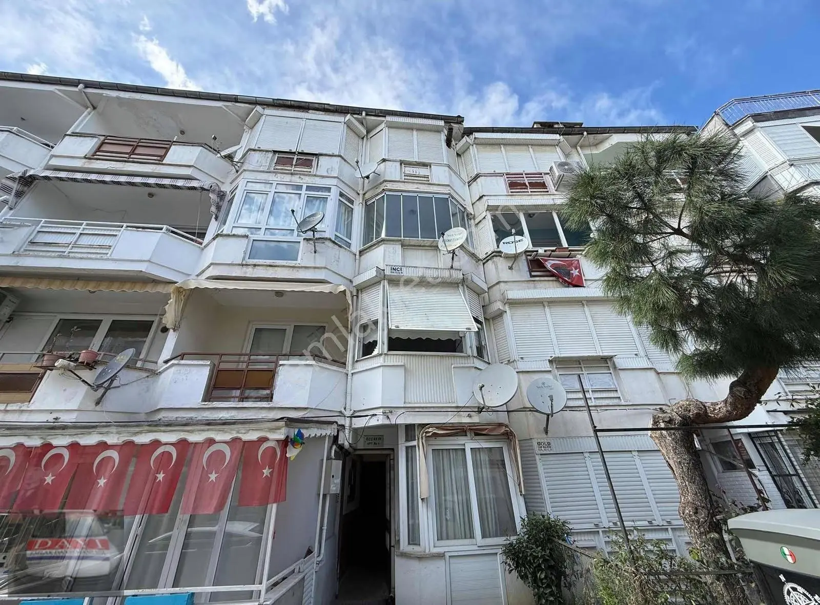Dayı Emlaktan Masrafsız 5 Durakta Ara Kat Satılık Daire