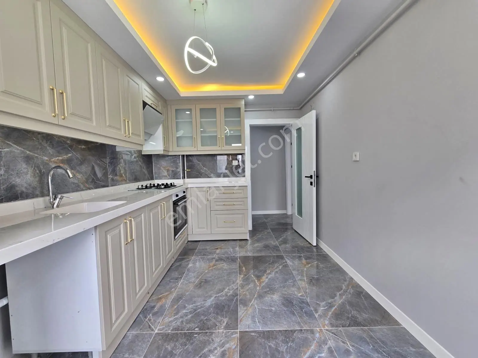 Piyade'de Ultra Lüks Yapılı 3+1 Köşe Başı Ön Cephe Ara Kat Daire - Görsel 3