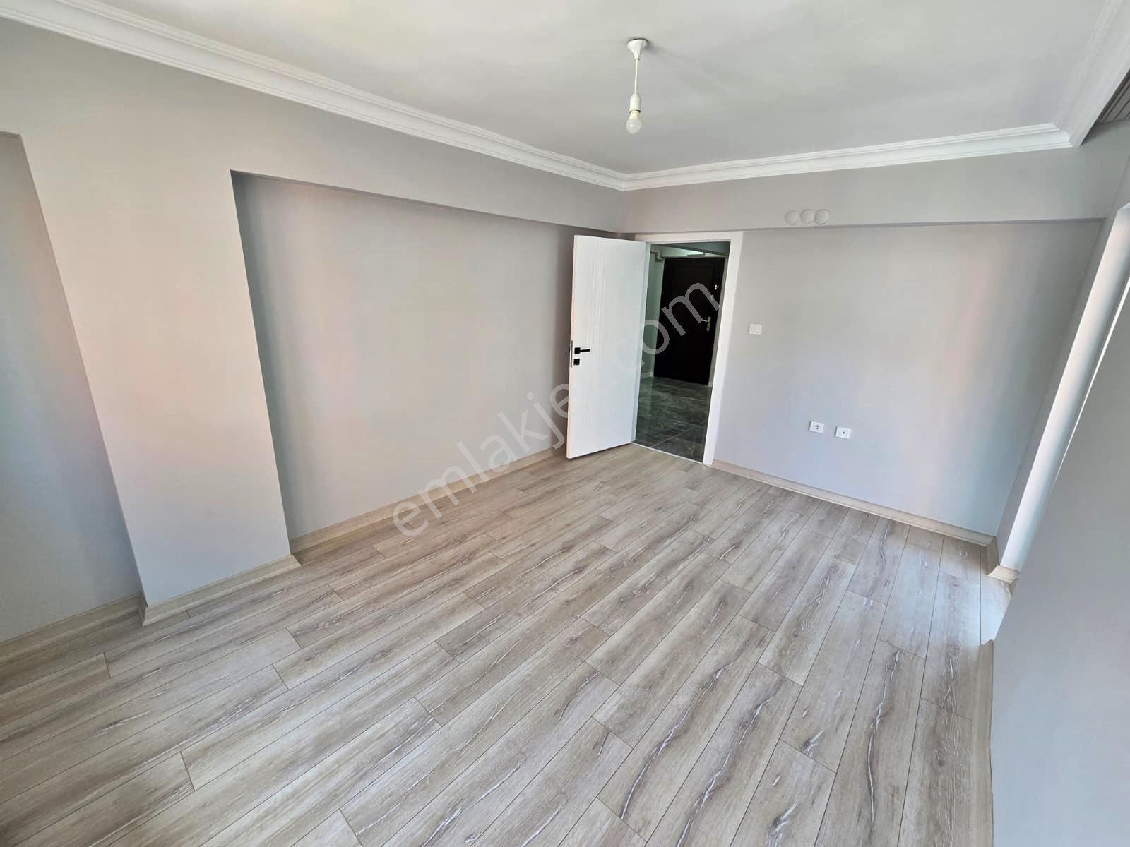 Piyade'de Ultra Lüks Yapılı 3+1 Köşe Başı Ön Cephe Ara Kat Daire - Görsel 8