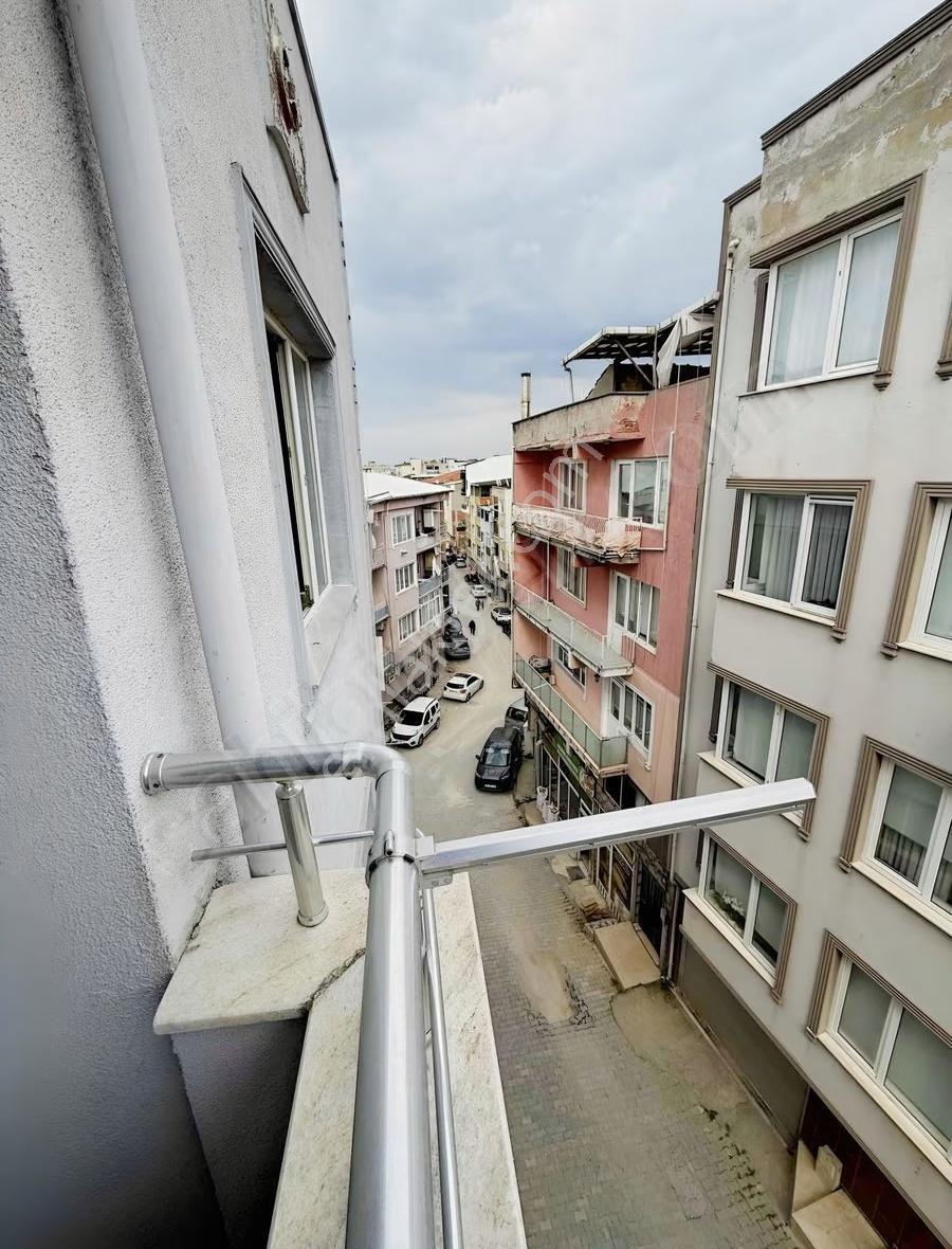 Selimiye Mahallesi 4. Kat Doğalgazlı Ferah Daire - Görsel 5