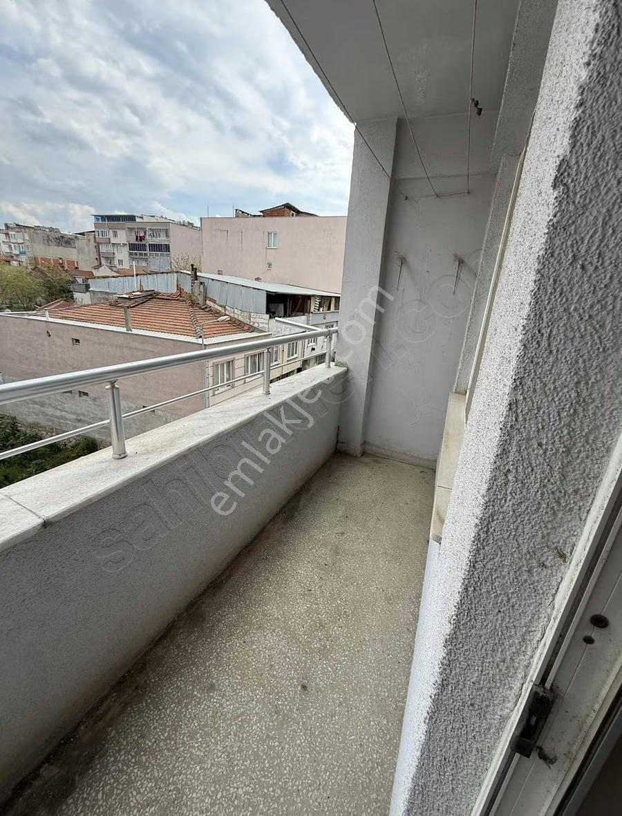 Selimiye Mahallesi 4. Kat Doğalgazlı Ferah Daire - Görsel 6