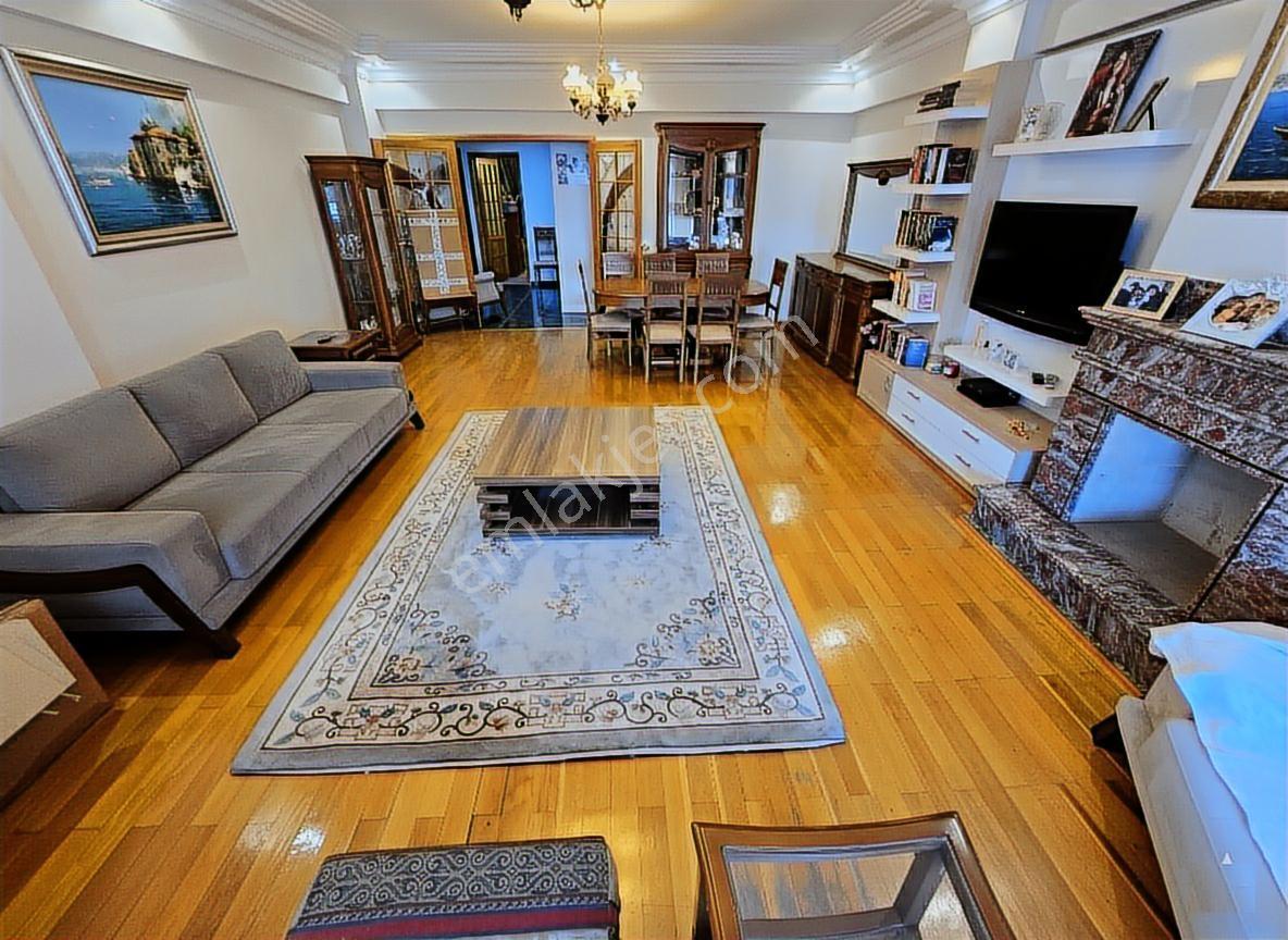 Büyük Fırsat !!! Remax Hürden Şehrin Merkezinde Eşyalı Daire.