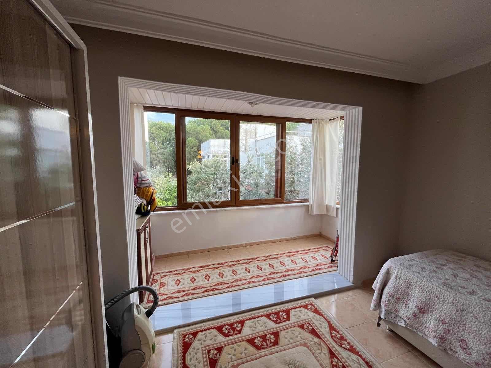 Site İçinde Denize Yakın Yeşilin Arasında Satılık Villa - Görsel 12
