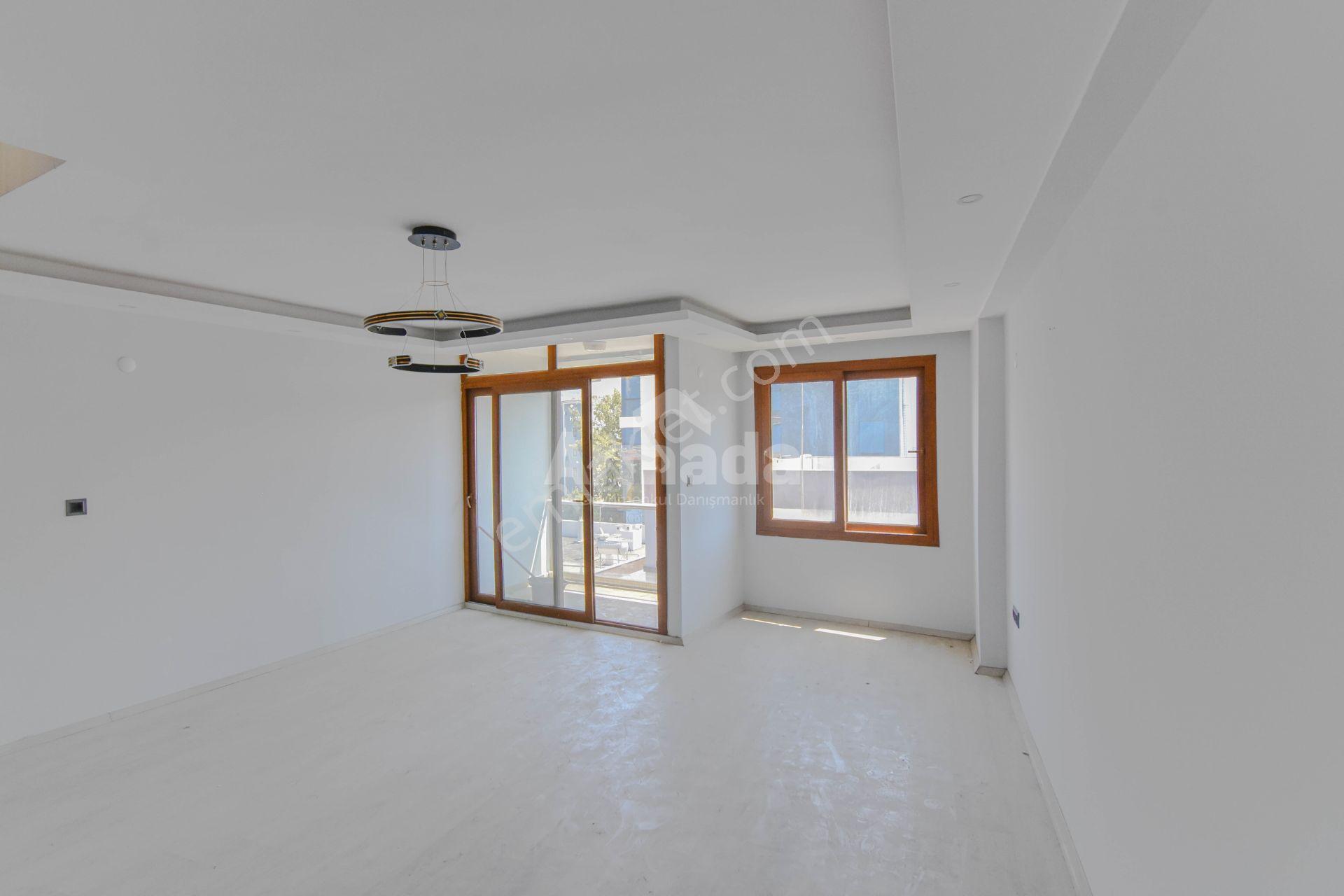Kuşadasının Kalbinde Satılık 3+1 Çatı Dubleks Daire - Görsel 4