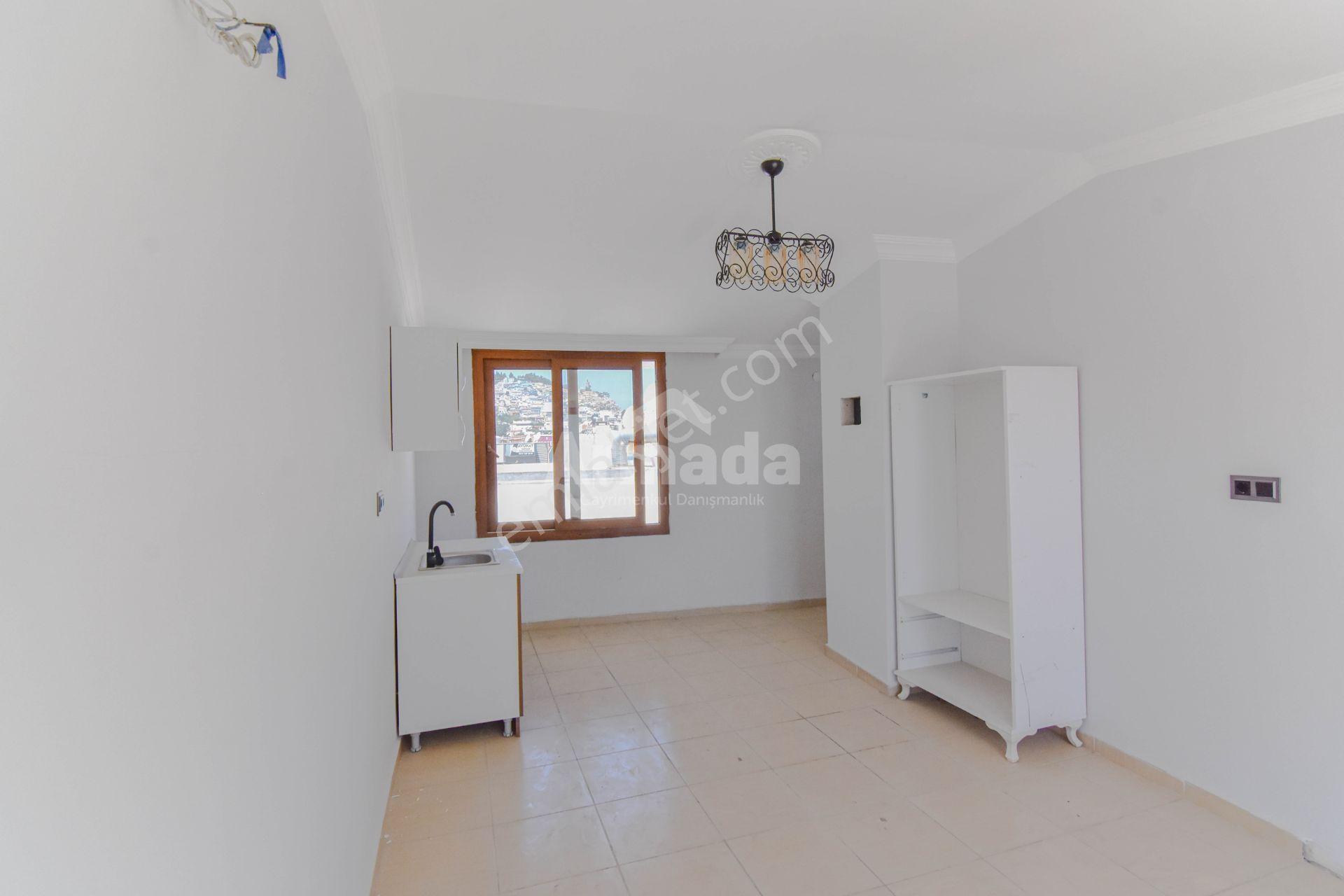 Kuşadasının Kalbinde Satılık 3+1 Çatı Dubleks Daire - Görsel 19
