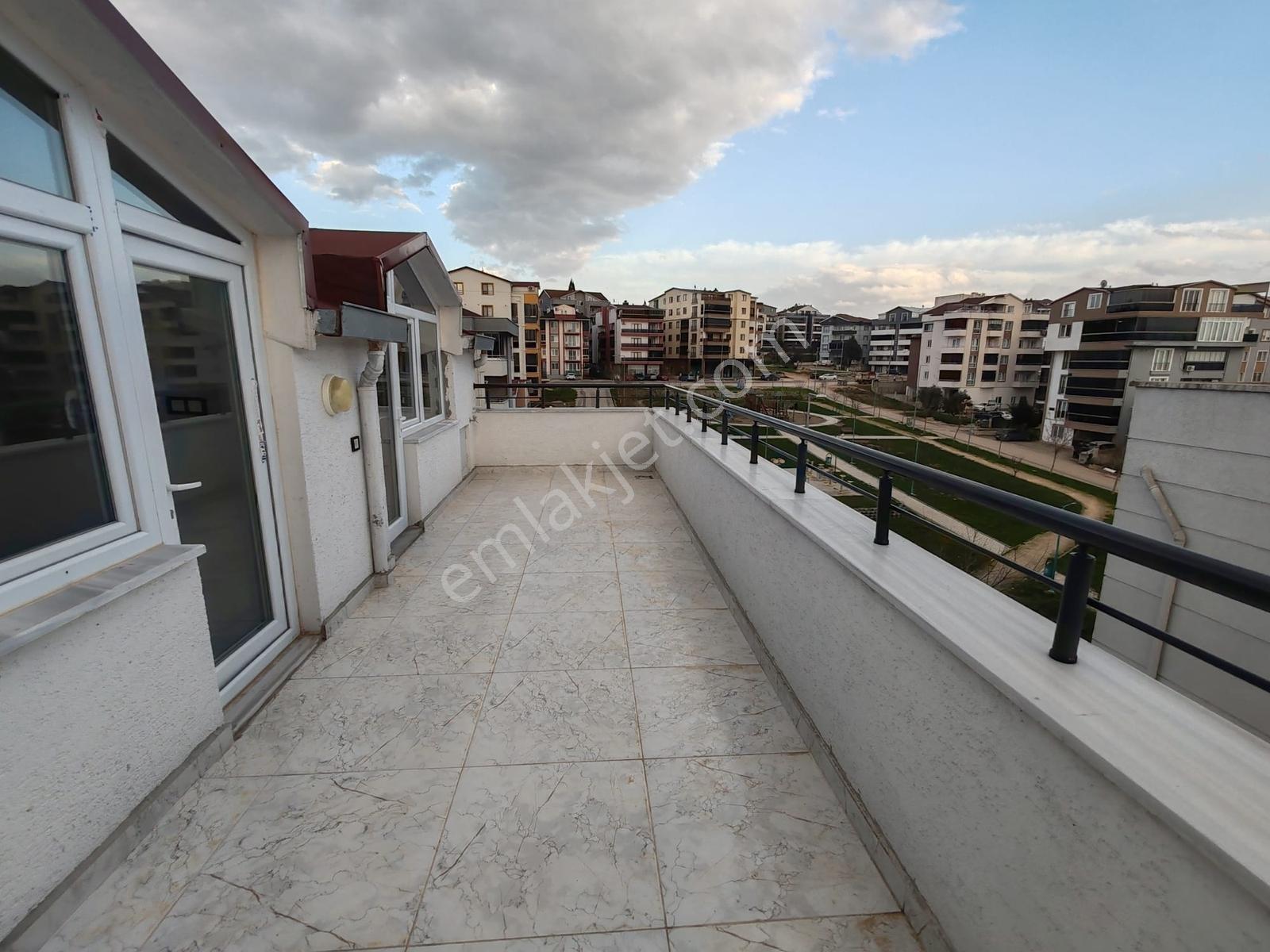Nilüfer Akçalar'da Önü Kapanmaz Park Cepheli 3+1 130m2 Dubleks - Görsel 8