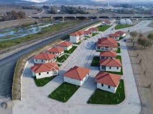 Balıkesir Bigadiç 367 M2 Yola Cephe Dere Yanı Düz Erik Bahçesi - Görsel 3