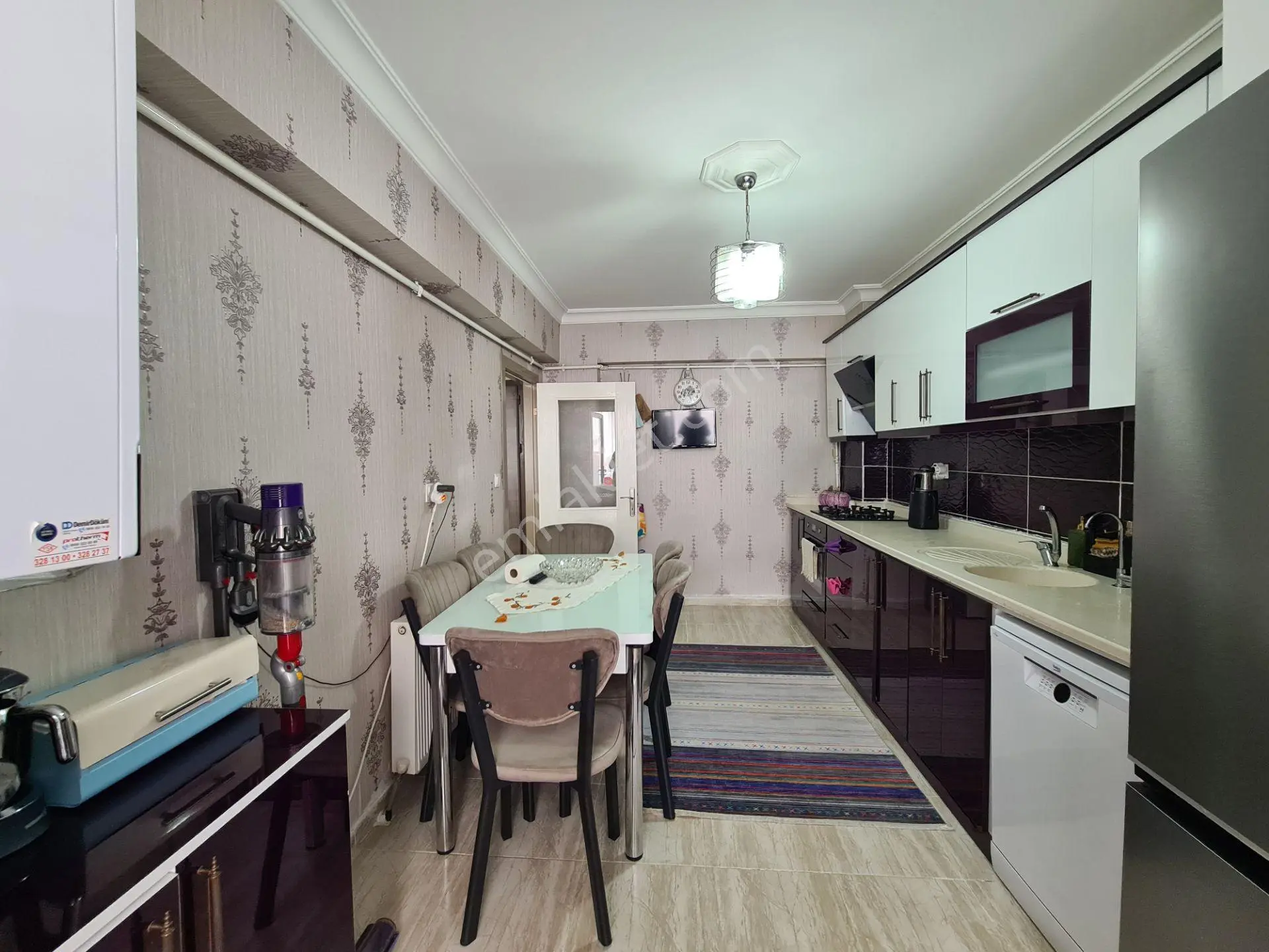 Geniş Mutfak Severlere Cadde Üzeri Full+full Kök Tapu 3+1 Daire
