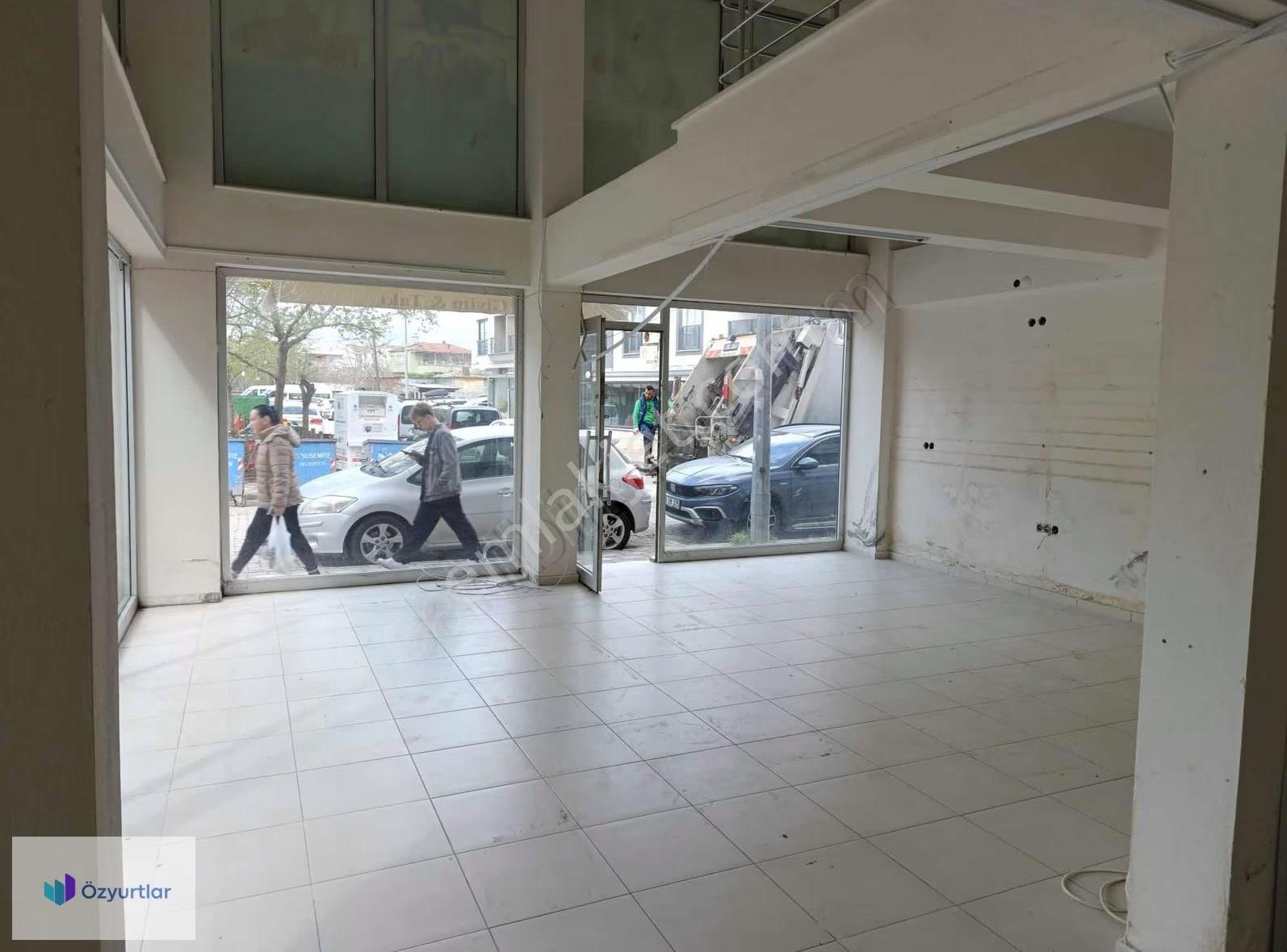 Manisa Muradiye 23 Nisan Parkı Kıralık Dükkan