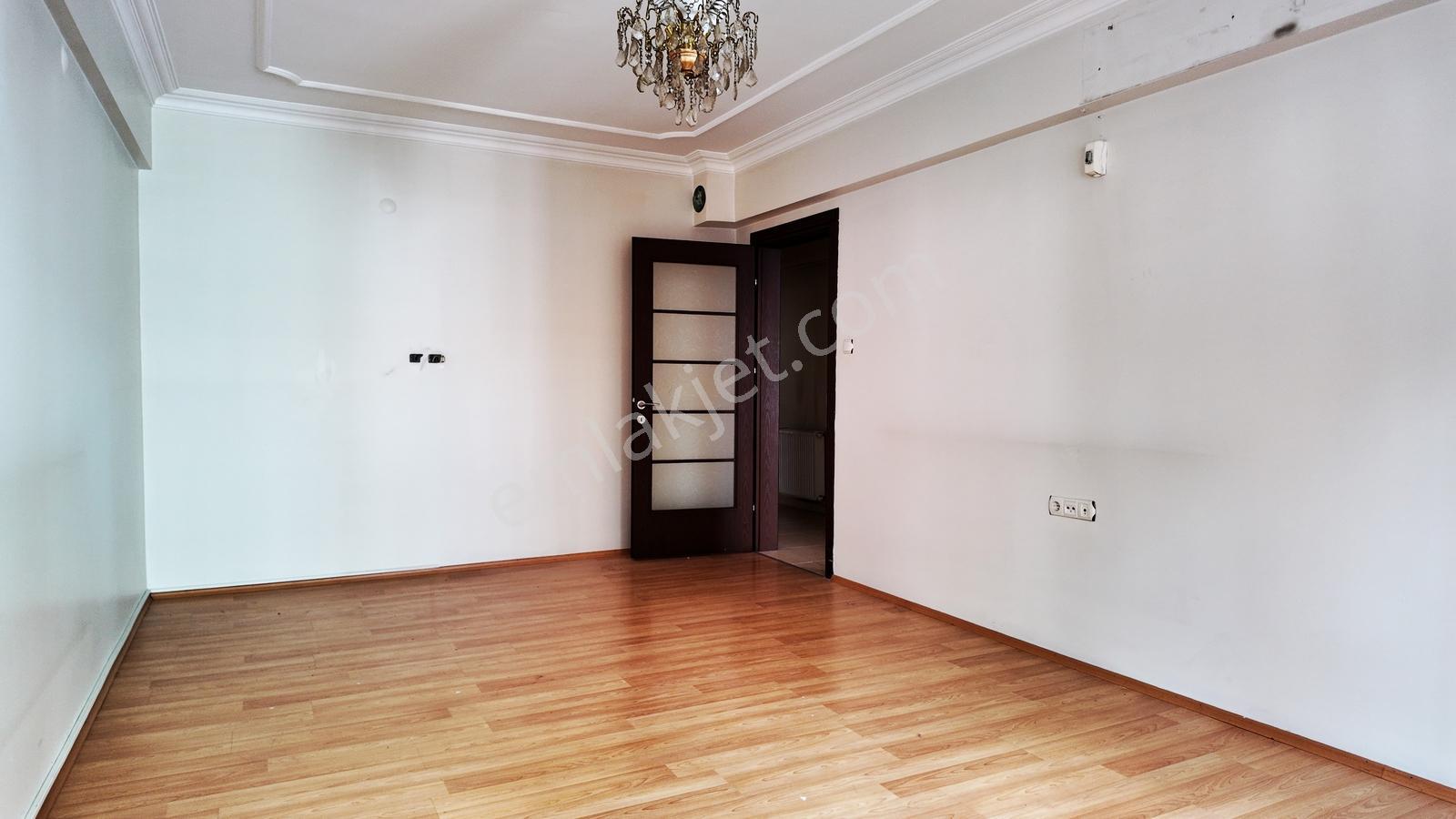 Aydın Efeler Mahallesi Işıklı Kavşağına Yakın Satılık 2+1 Daire - Görsel 3