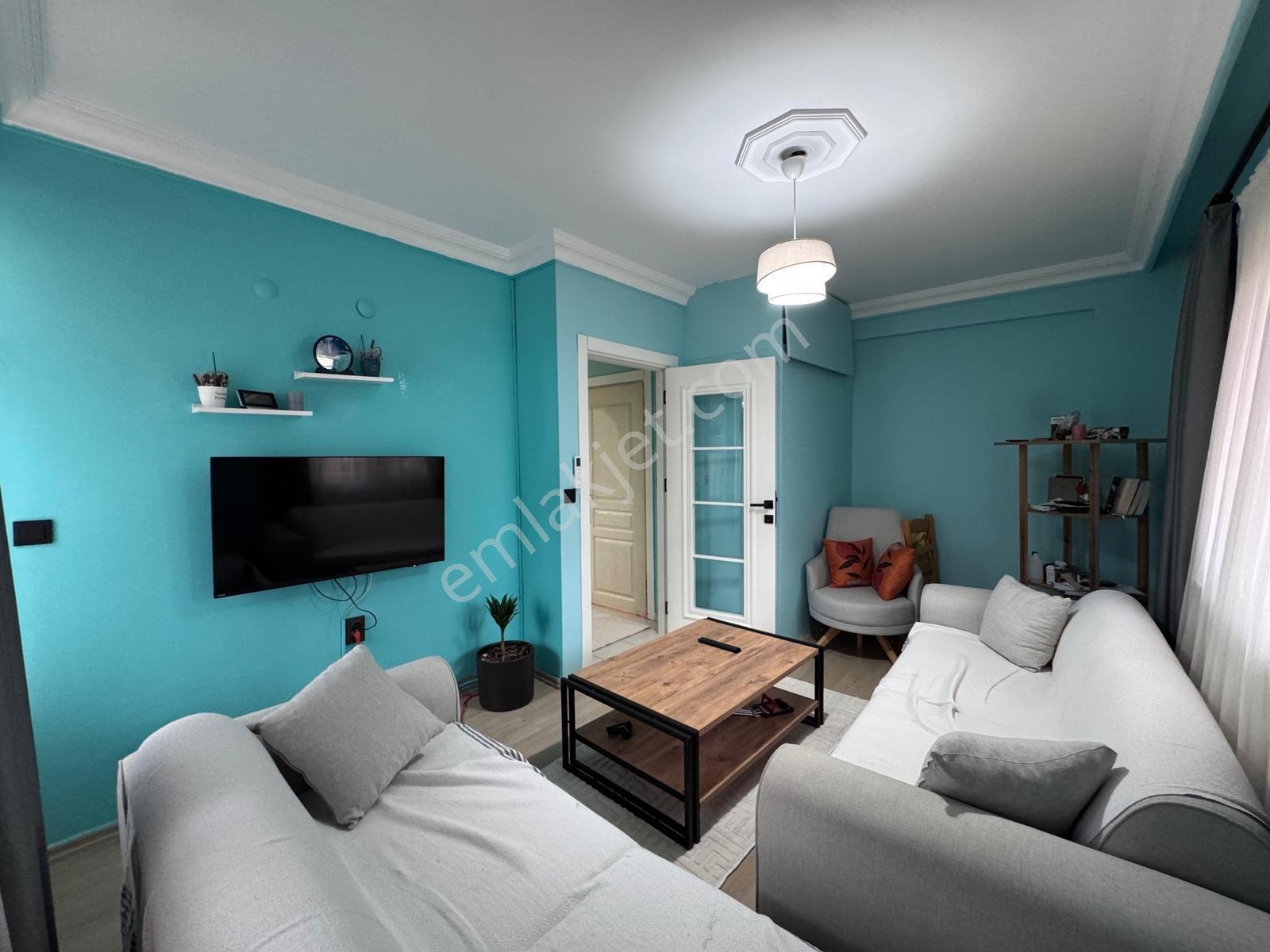 Doğalgazlı ,cadde Üzeri , Bakımlı 2+1 Daire Satılık