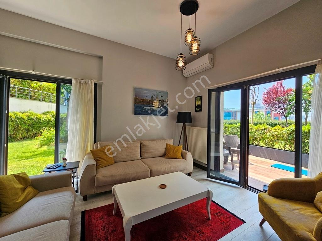 Esenyurt Zafer Mh Teraslı Manzaralı Giriş Kat Full Eşyalı 1+1 - Görsel 18