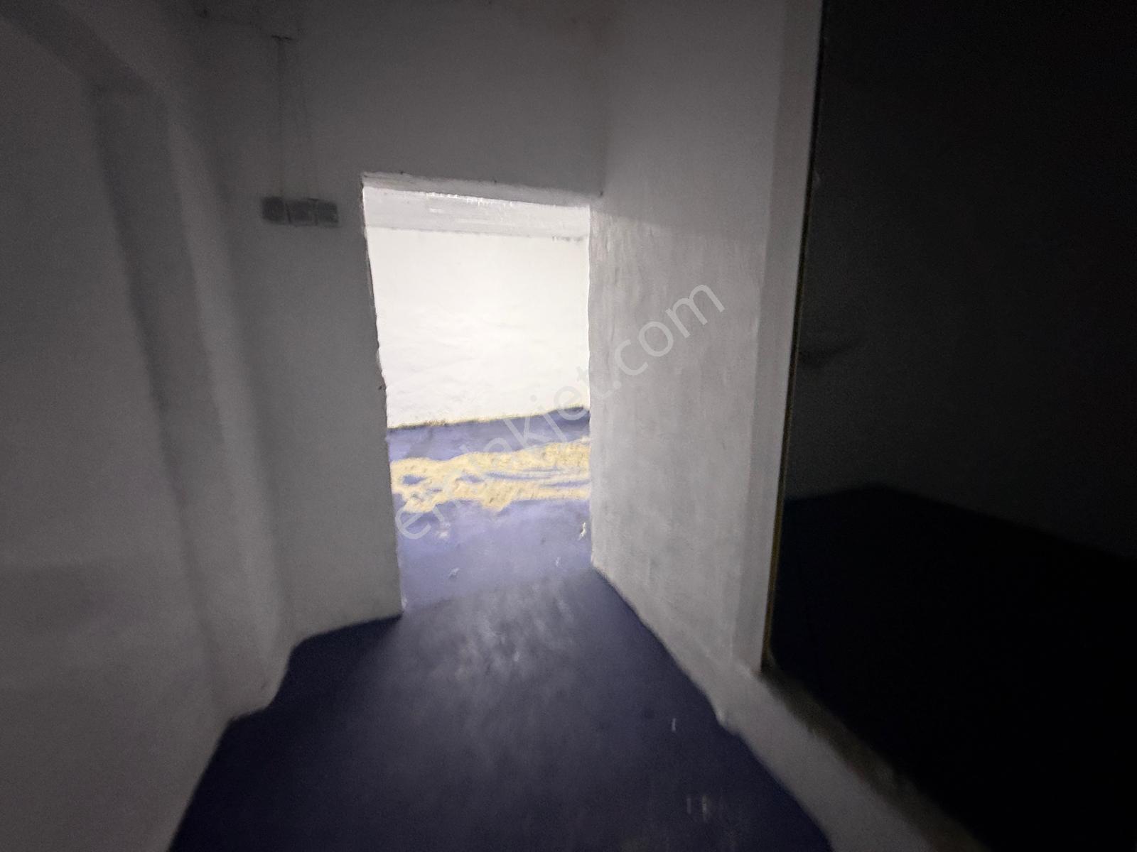 Trabzon'da Kiralık Depolu Dükkan - Görsel 21