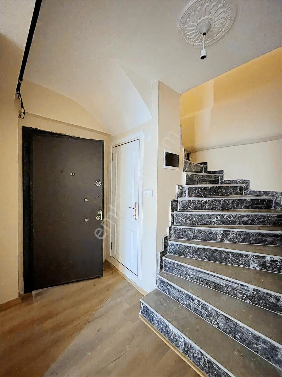 Hürriyet Kiralık 2+1 Eşyalı Daire - Görsel 3