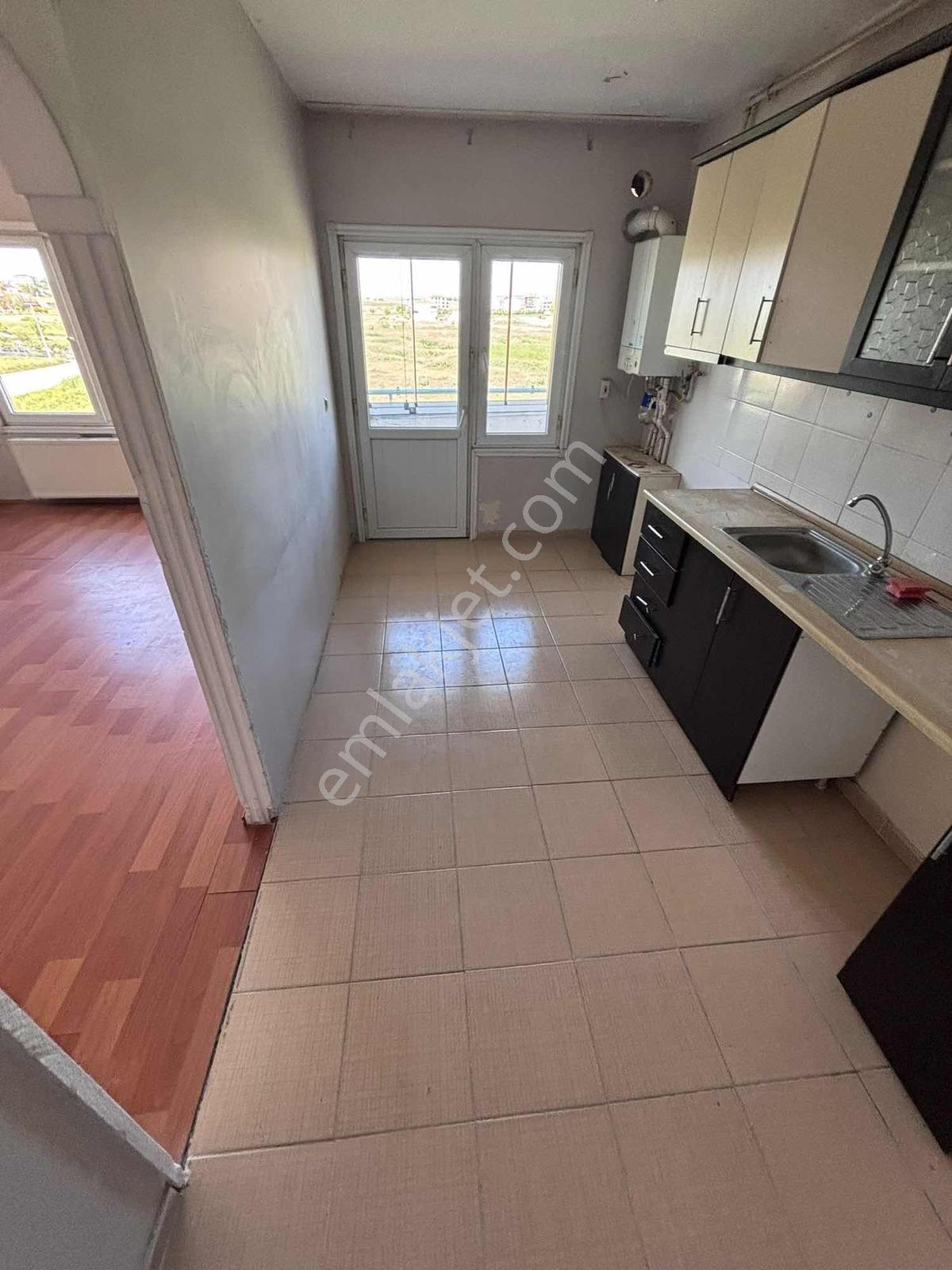 Ergene Marmaracık Sitesinde Ara Kat Satılık 2+1 Daire - Görsel 3